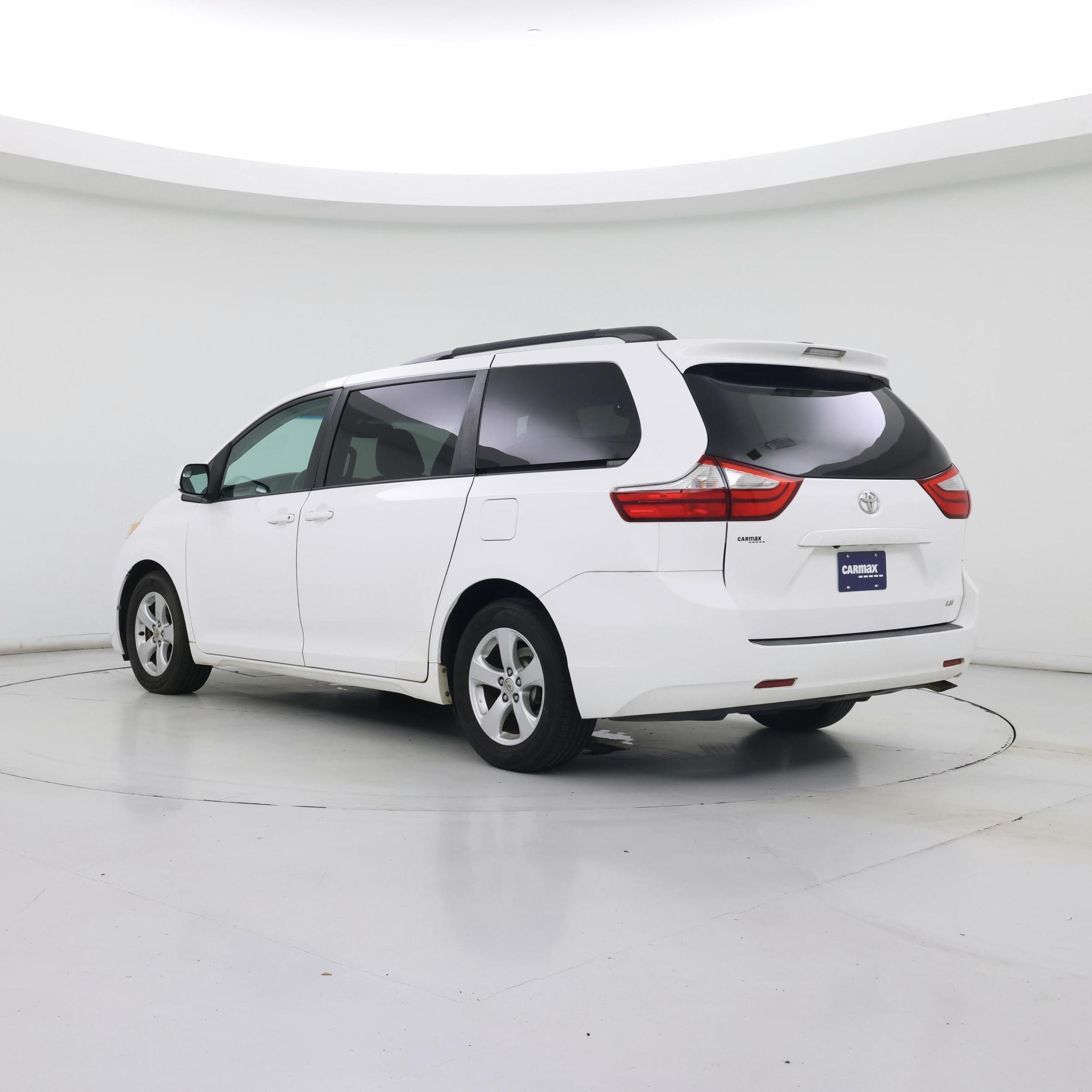 Thumbnail: 2016 Toyota Sienna - 2