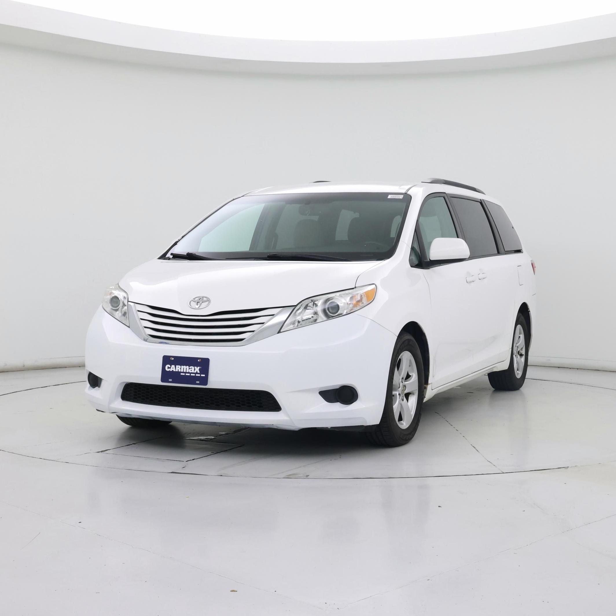 Thumbnail: 2016 Toyota Sienna - 4