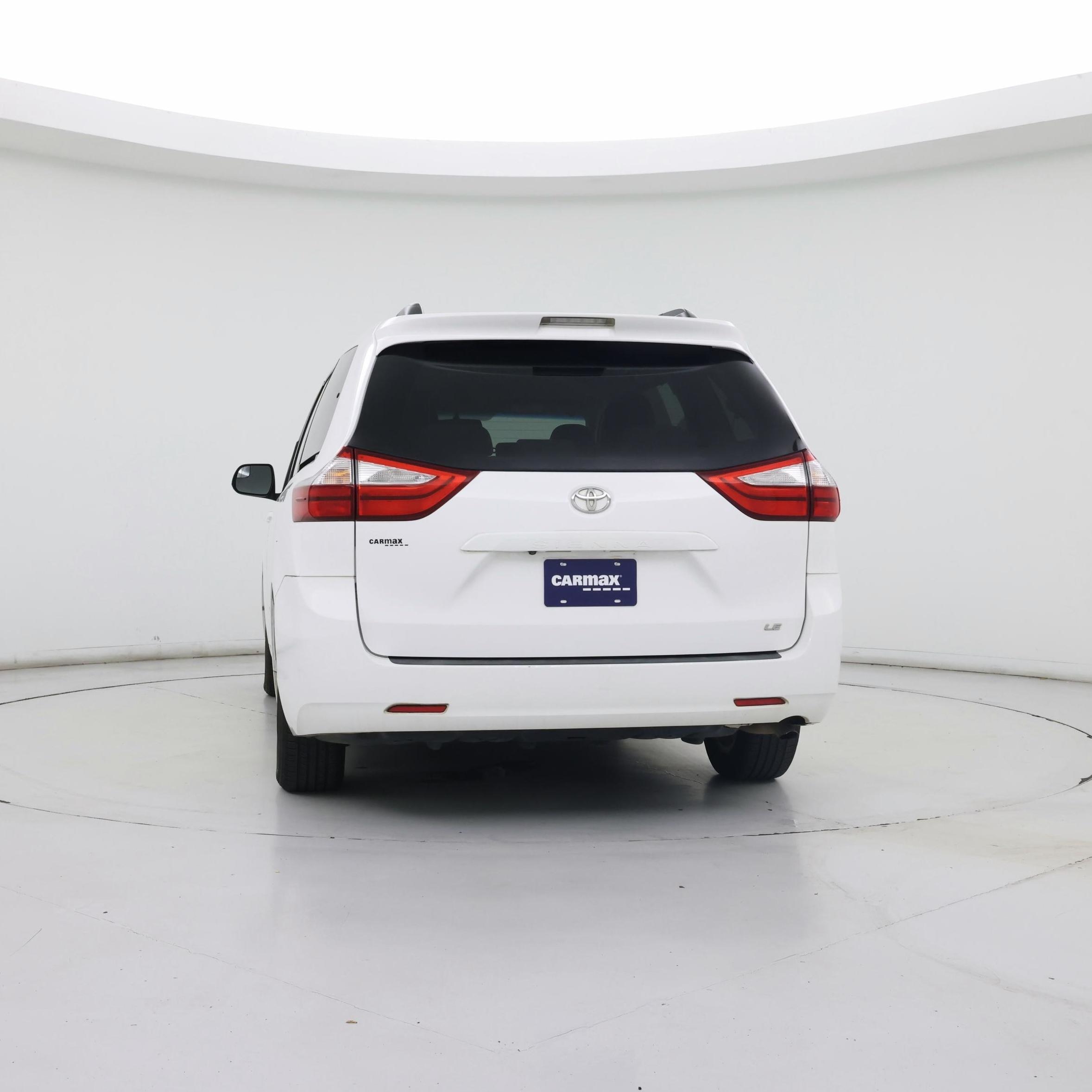 Thumbnail: 2016 Toyota Sienna - 6