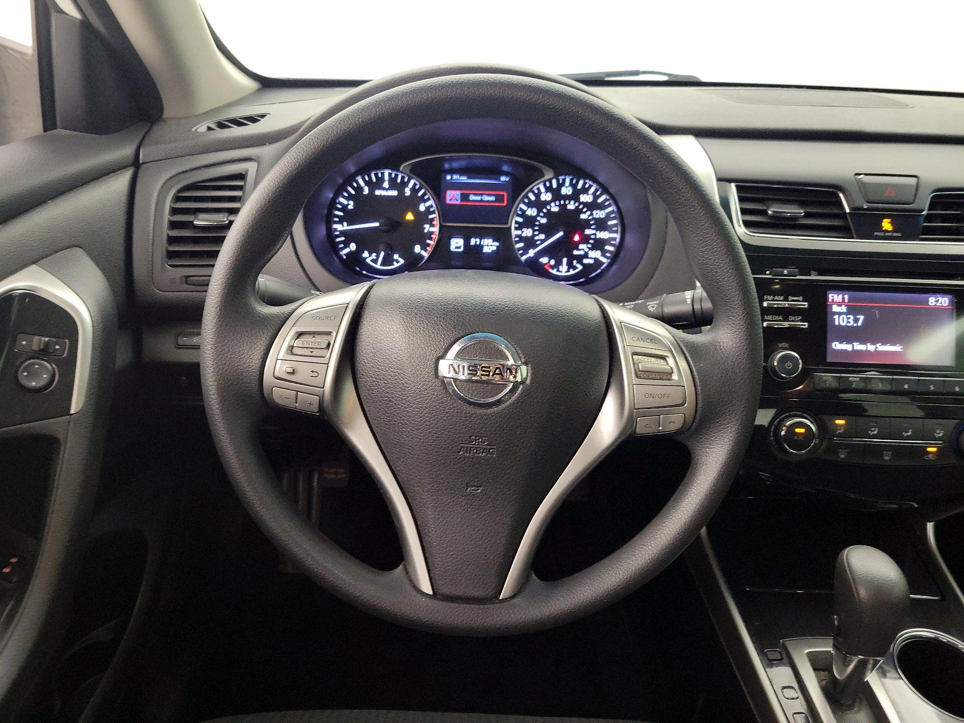 Thumbnail: 2014 Nissan Altima - 10