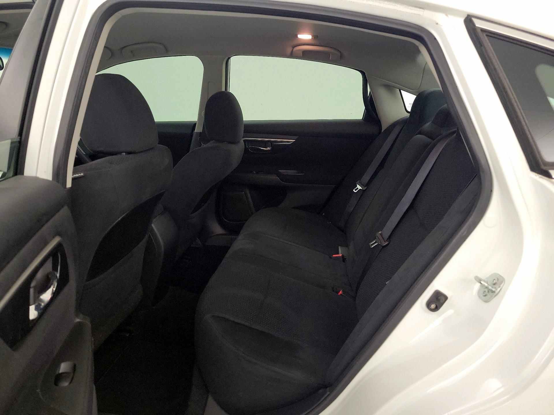 Thumbnail: 2014 Nissan Altima - 18