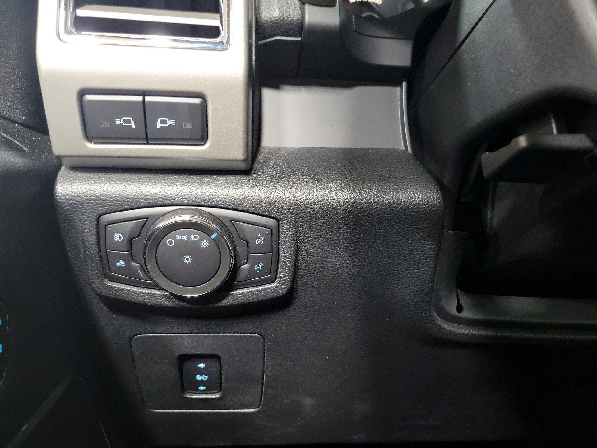 Thumbnail: 2016 Ford F-150 - 13