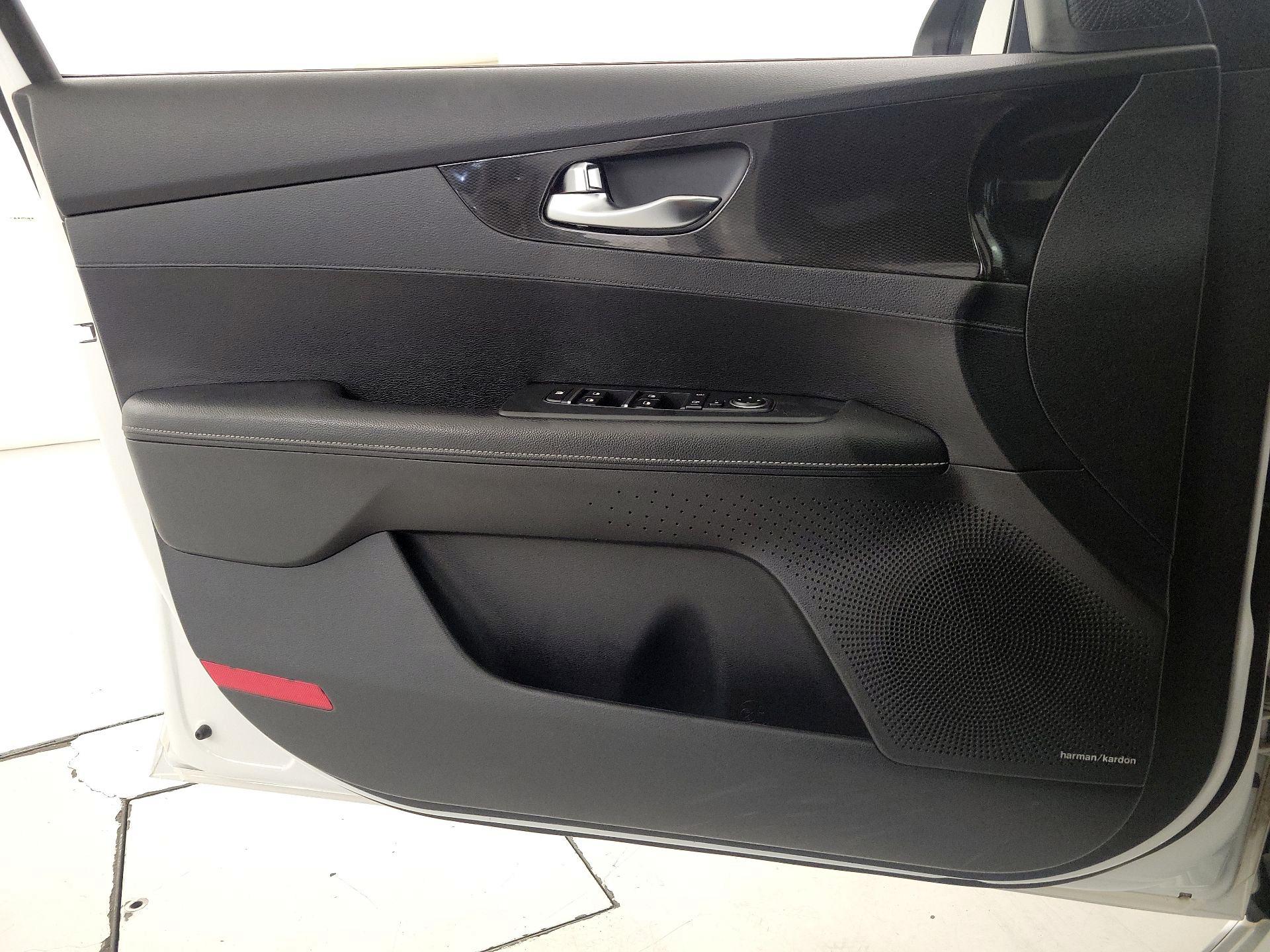 Thumbnail: 2021 Kia Forte - 12