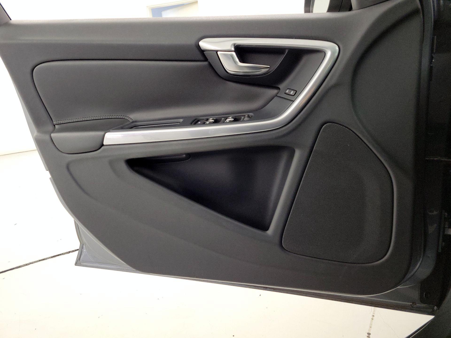Thumbnail: 2017 Volvo S60 - 12