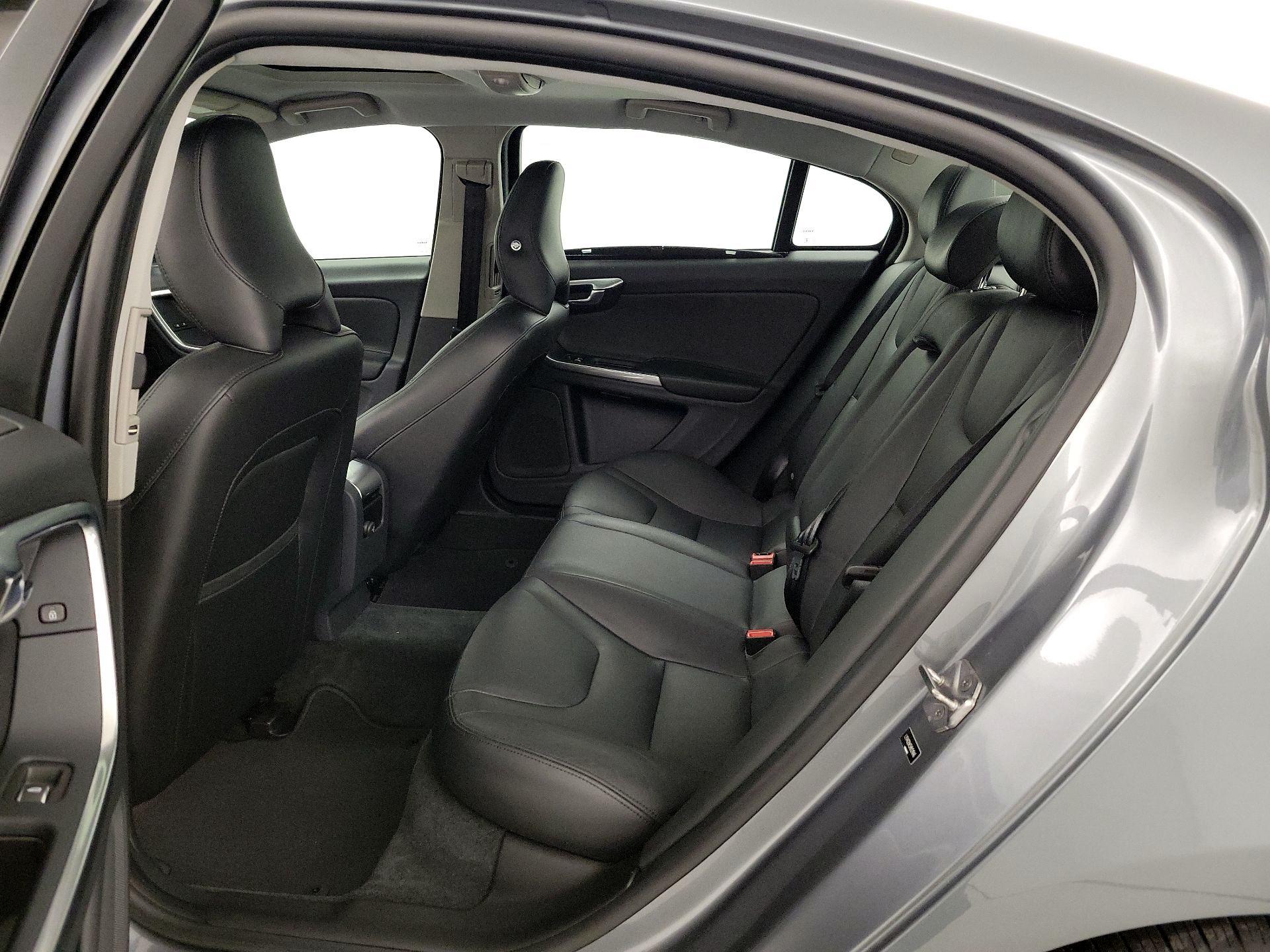 Thumbnail: 2017 Volvo S60 - 19