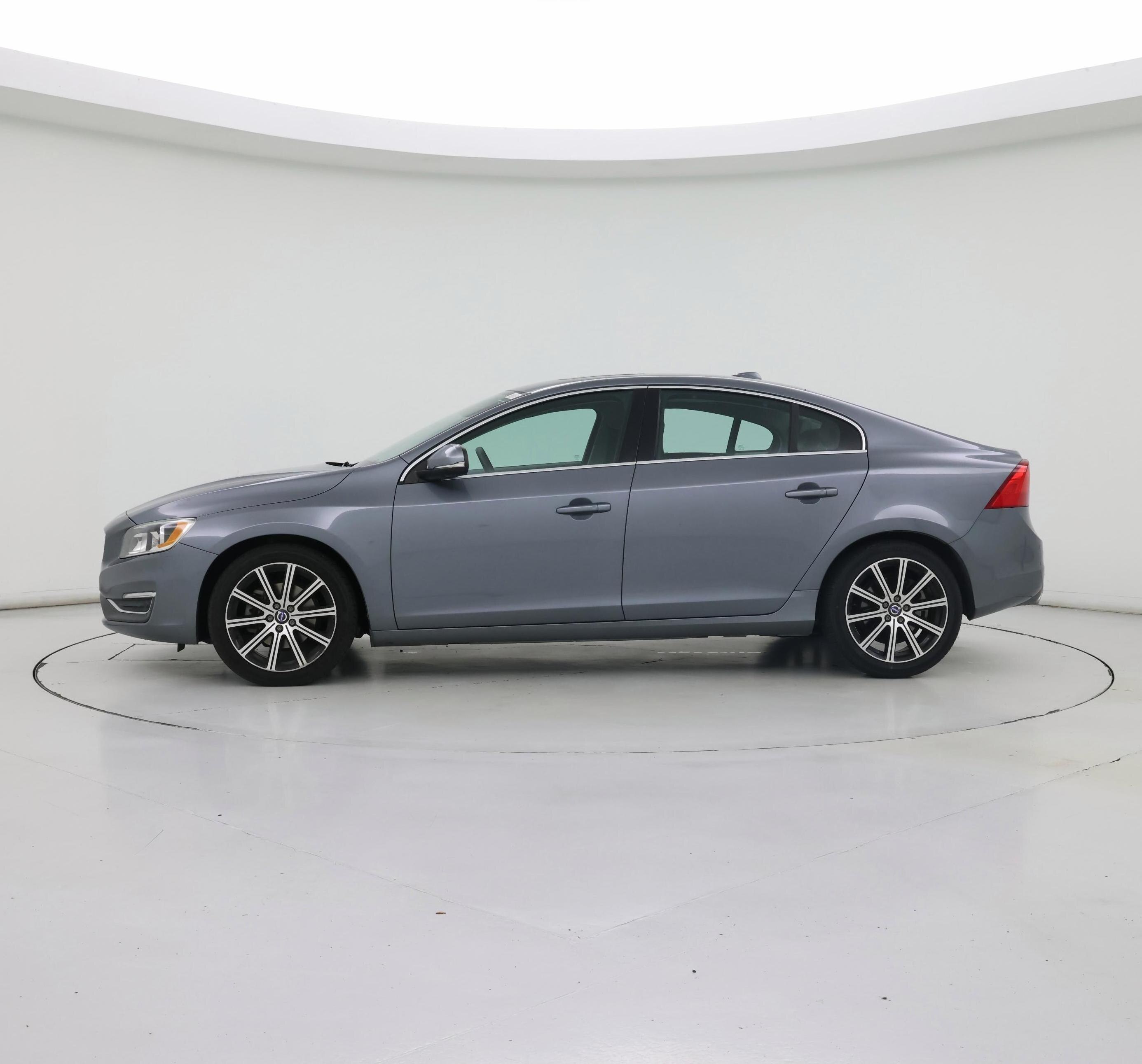 Thumbnail: 2017 Volvo S60 - 3