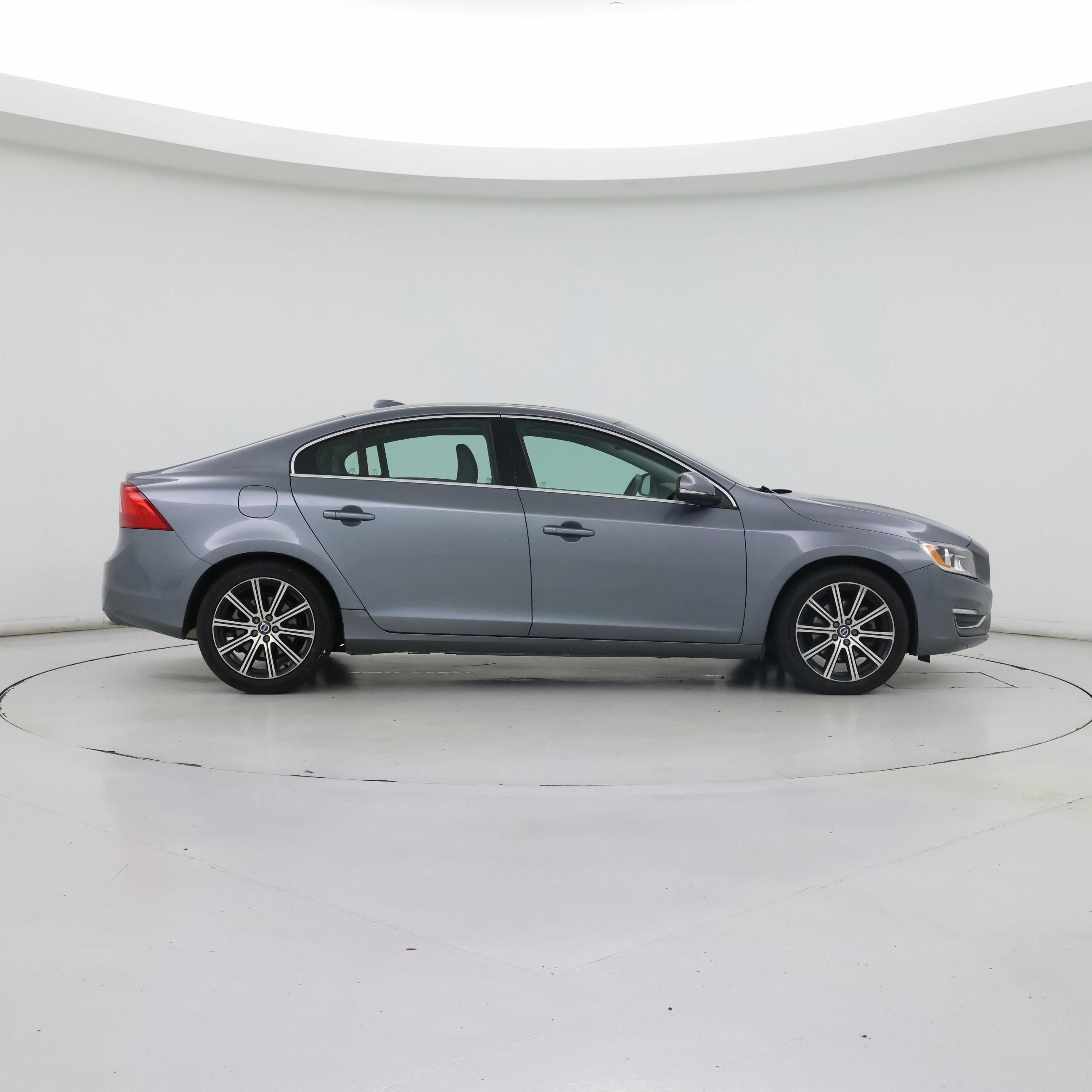 Thumbnail: 2017 Volvo S60 - 7