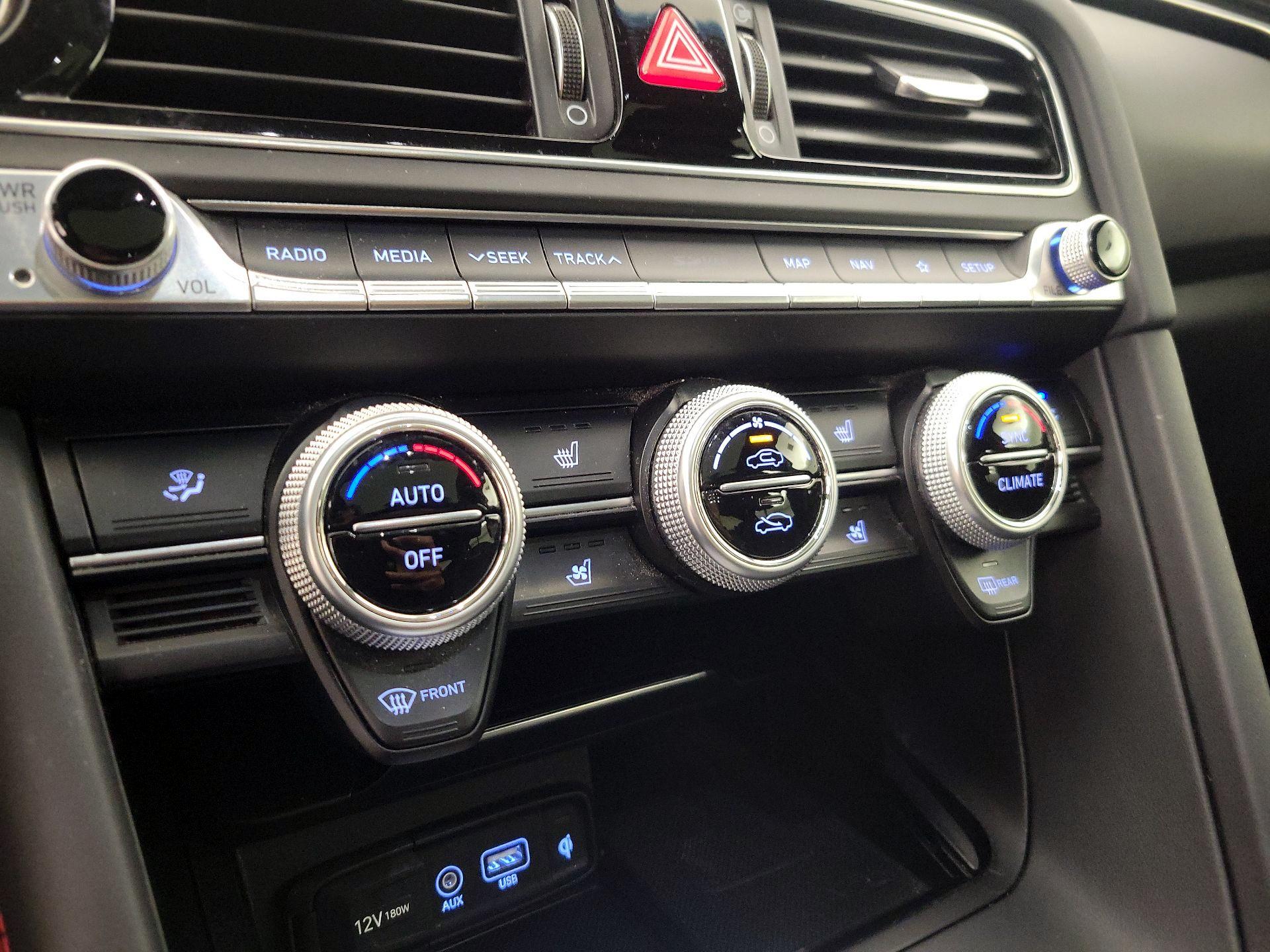 Thumbnail: 2019 Genesis G70 - 16