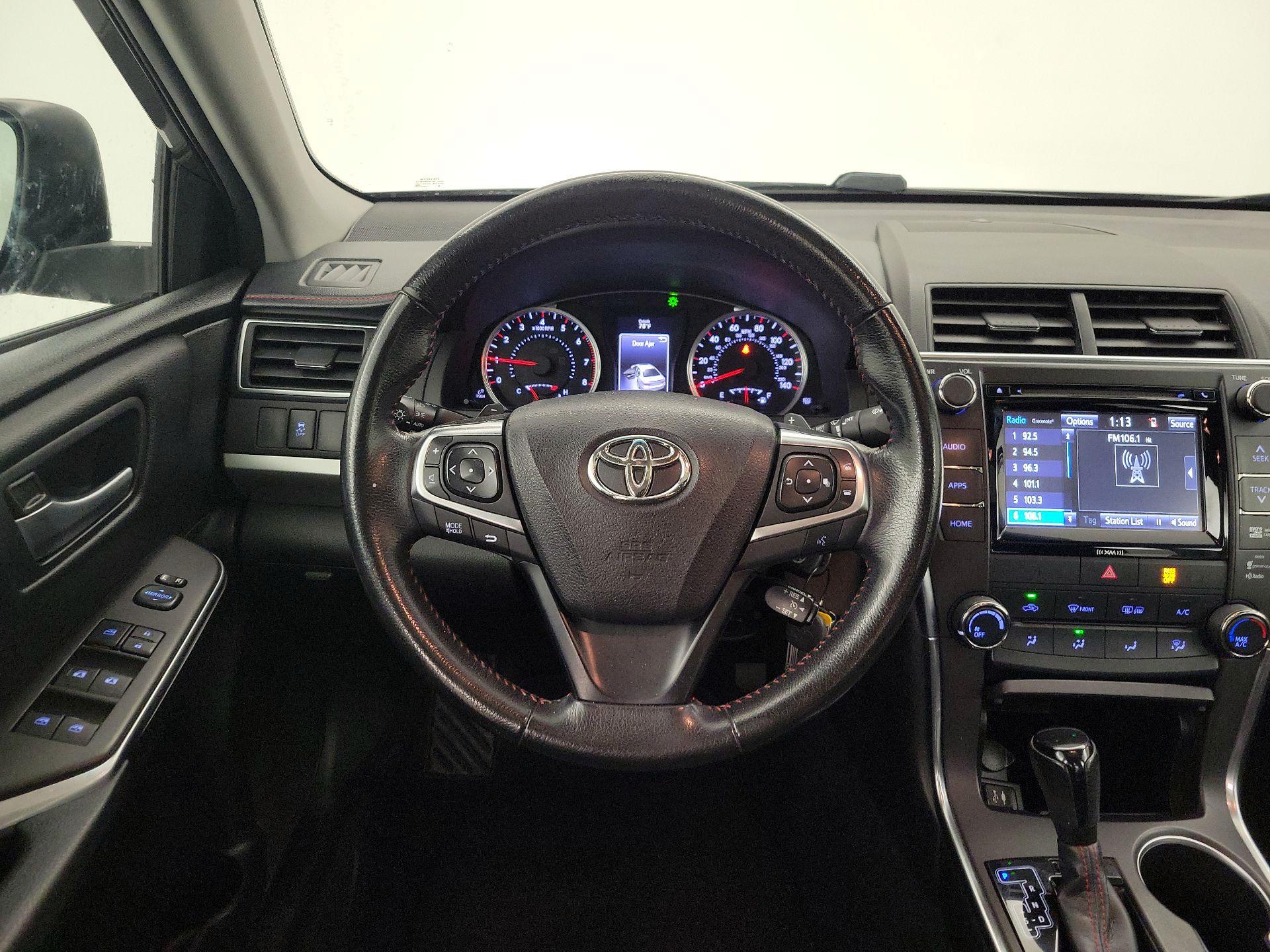 Thumbnail: 2016 Toyota Camry - 10