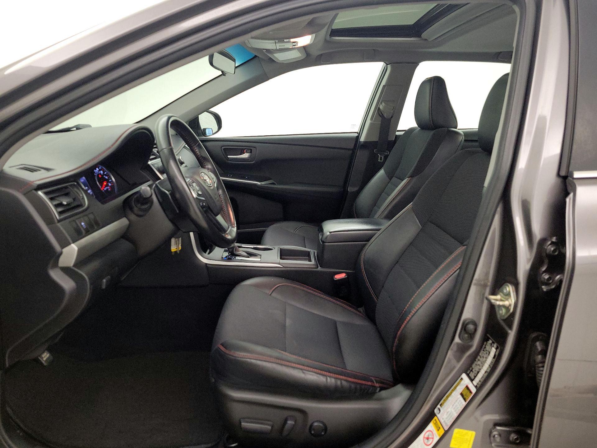 Thumbnail: 2016 Toyota Camry - 11