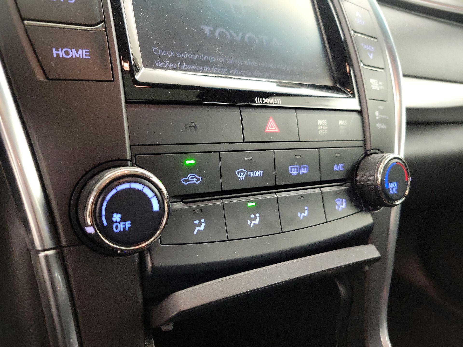 Thumbnail: 2016 Toyota Camry - 16