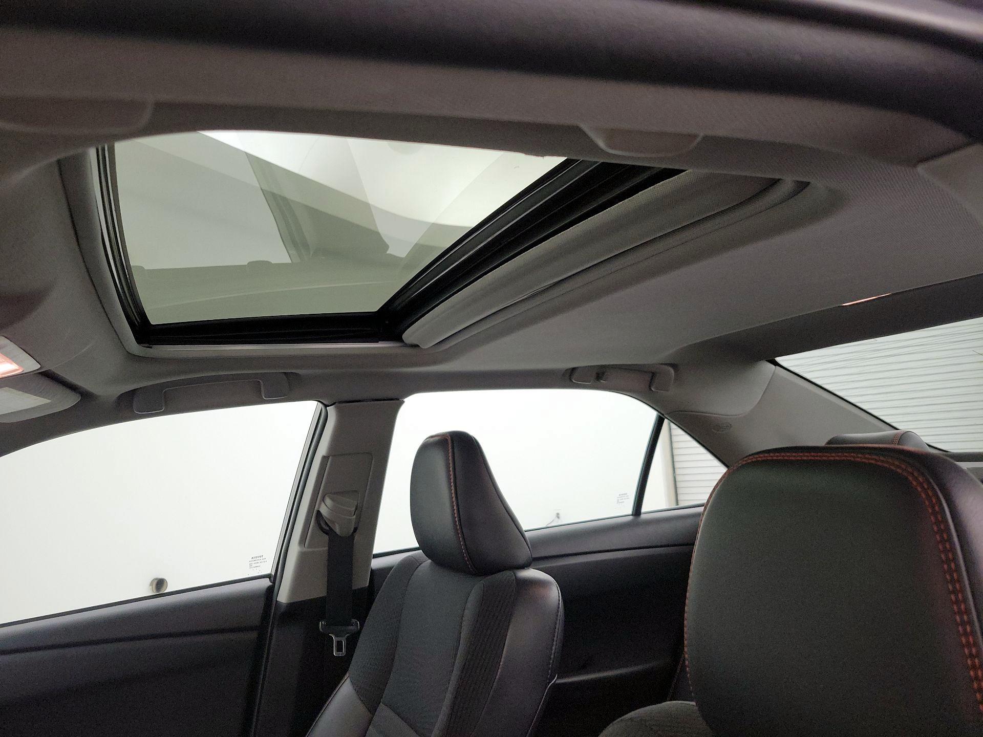 Thumbnail: 2016 Toyota Camry - 18