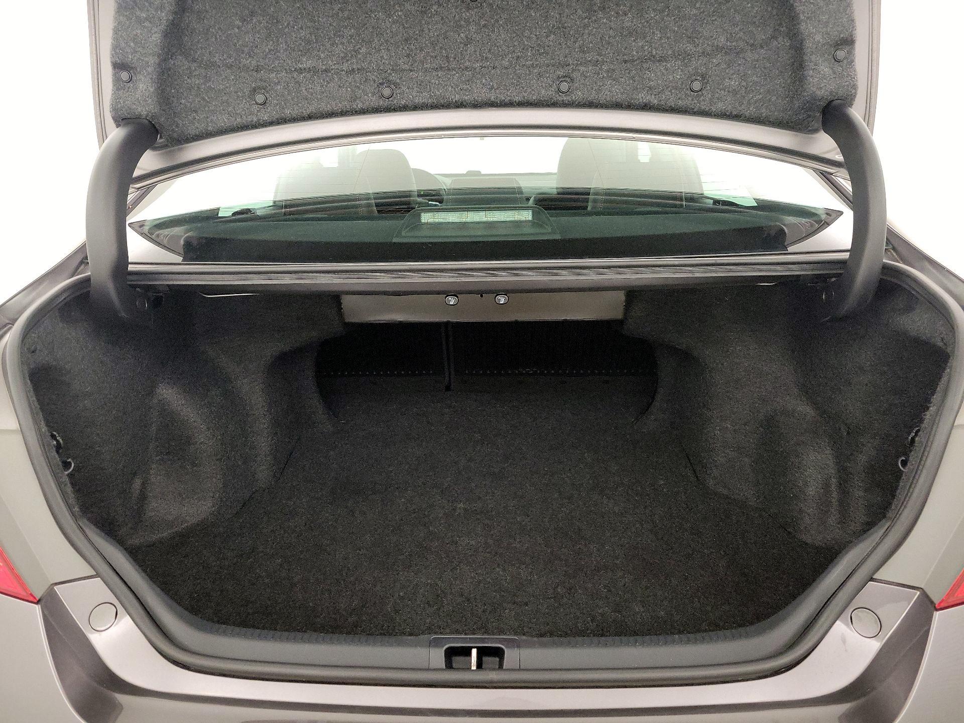 Thumbnail: 2016 Toyota Camry - 20