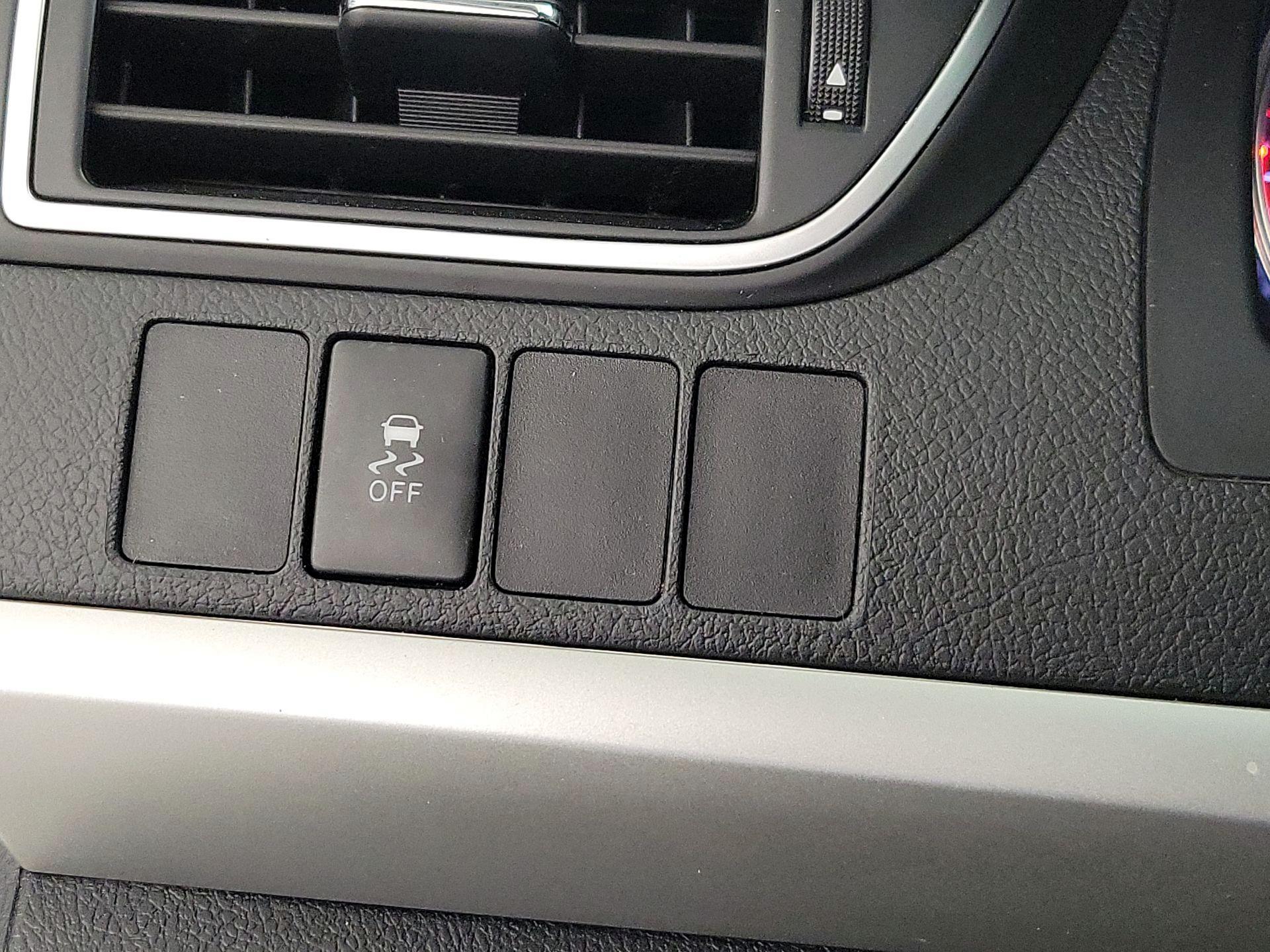 Thumbnail: 2015 Toyota Camry - 13