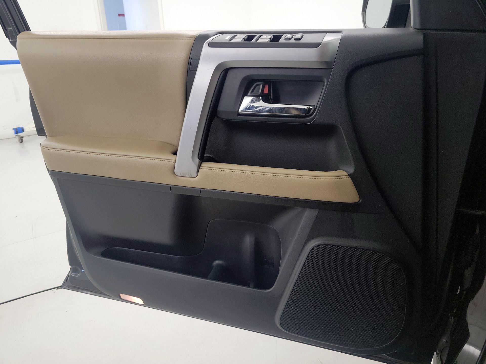 Thumbnail: 2016 Toyota 4Runner - 12