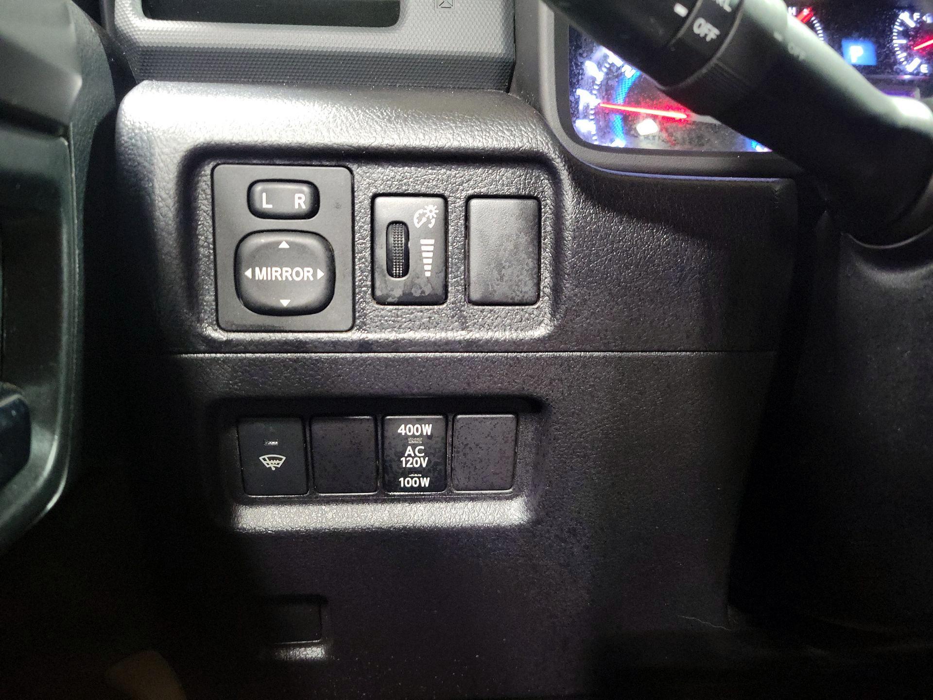 Thumbnail: 2016 Toyota 4Runner - 13