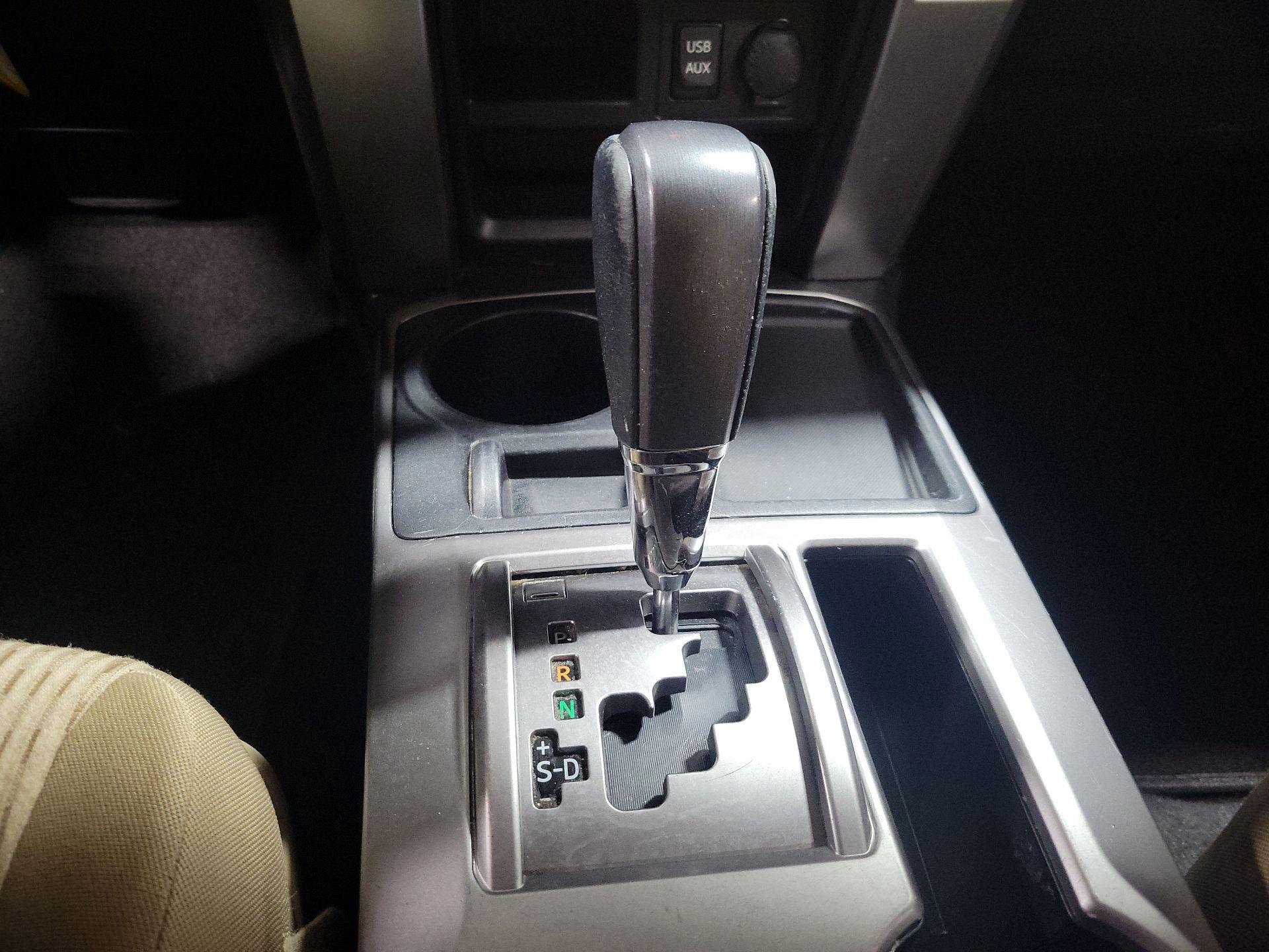 Thumbnail: 2016 Toyota 4Runner - 17