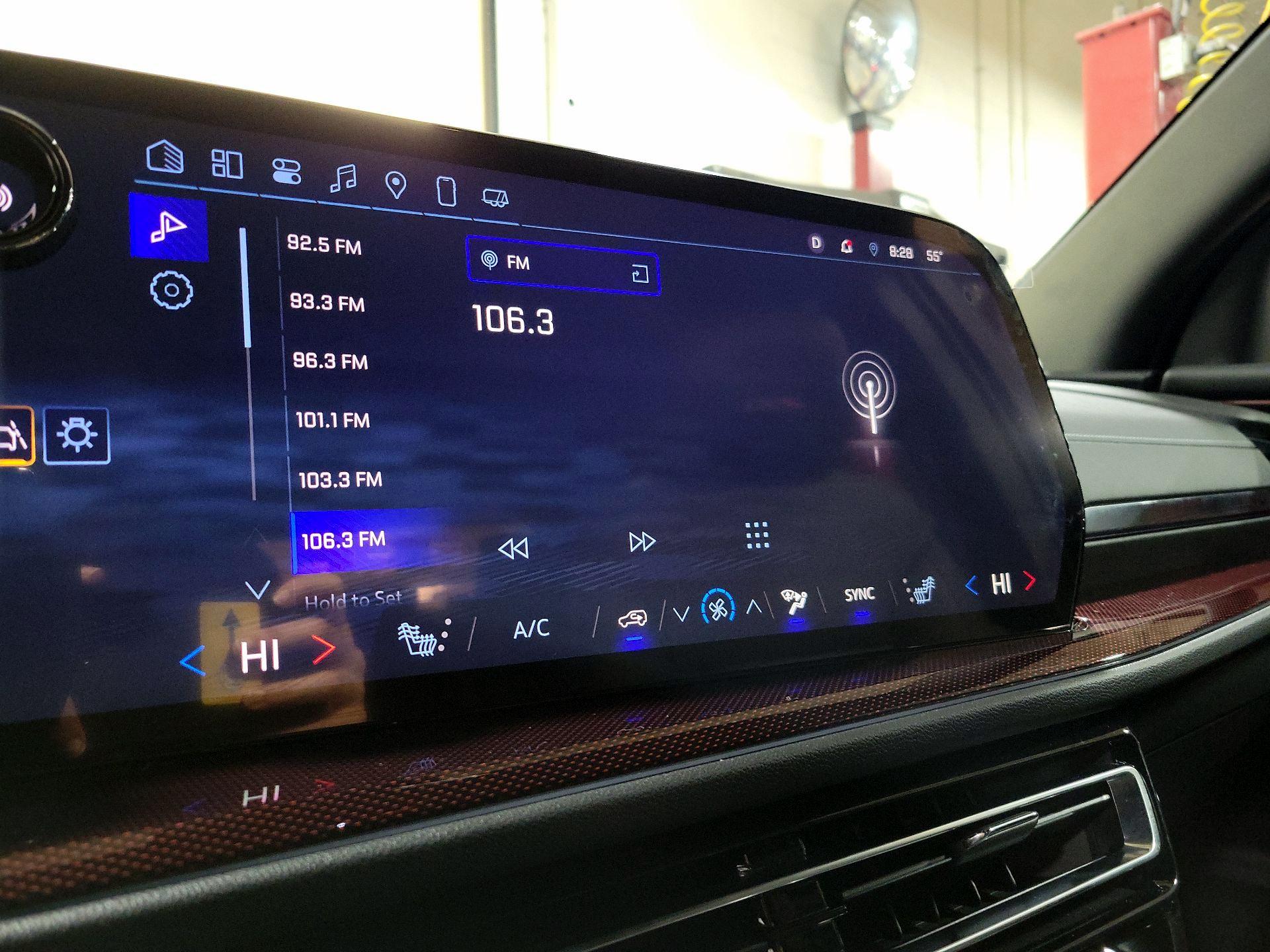 Thumbnail: 2025 Chevrolet Traverse - 15