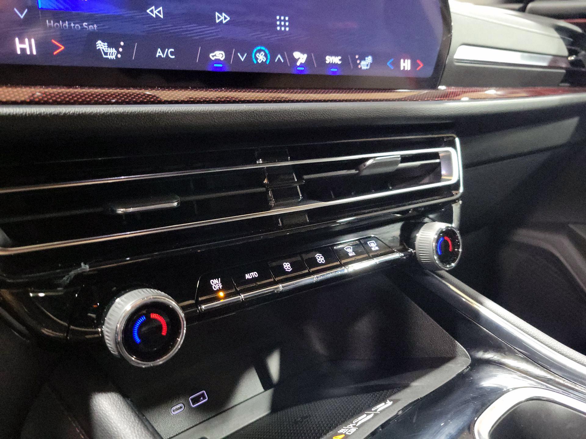 Thumbnail: 2025 Chevrolet Traverse - 16