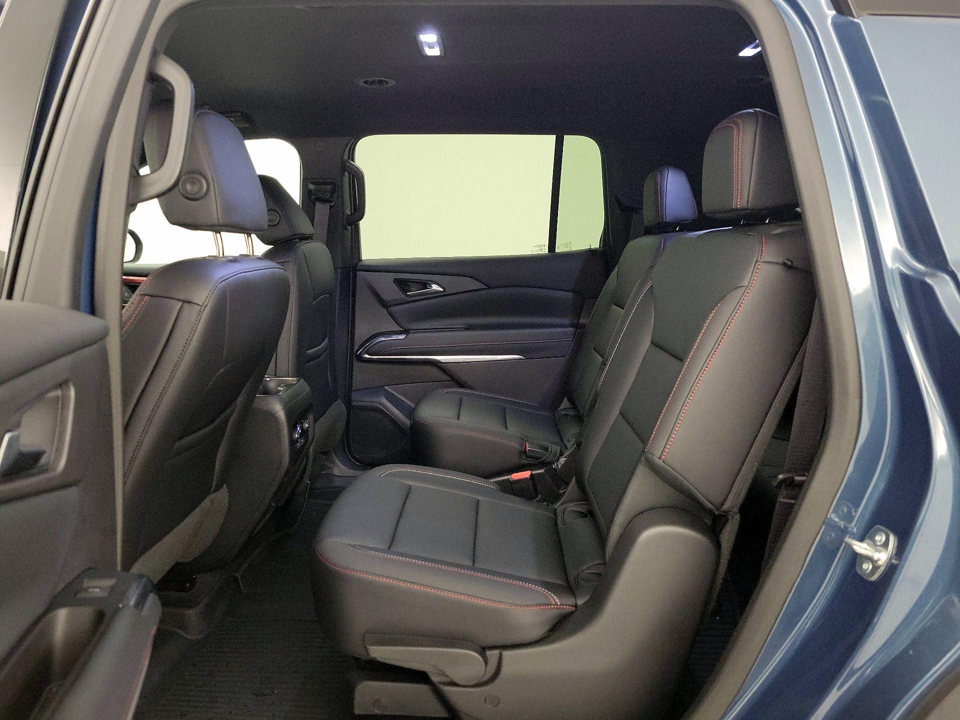 Thumbnail: 2025 Chevrolet Traverse - 18