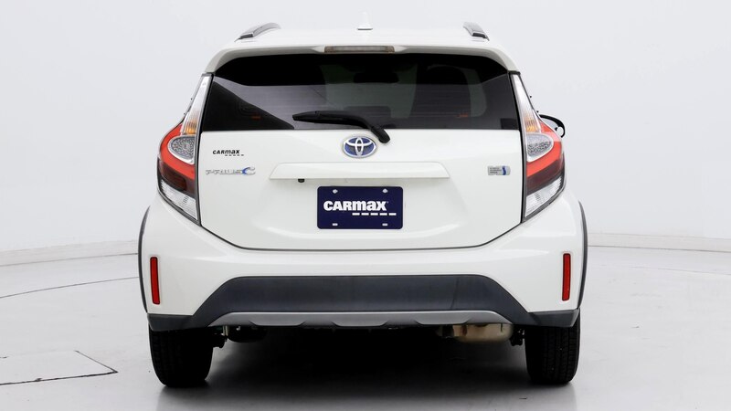 2018 Toyota Prius c Two 6