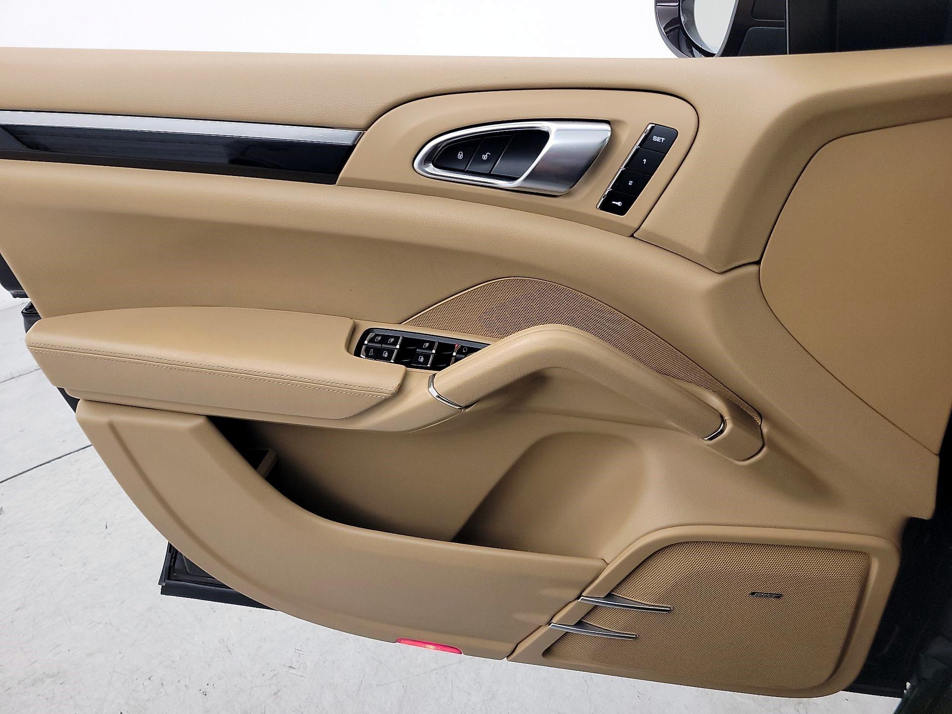 Thumbnail: 2017 Porsche Cayenne - 12