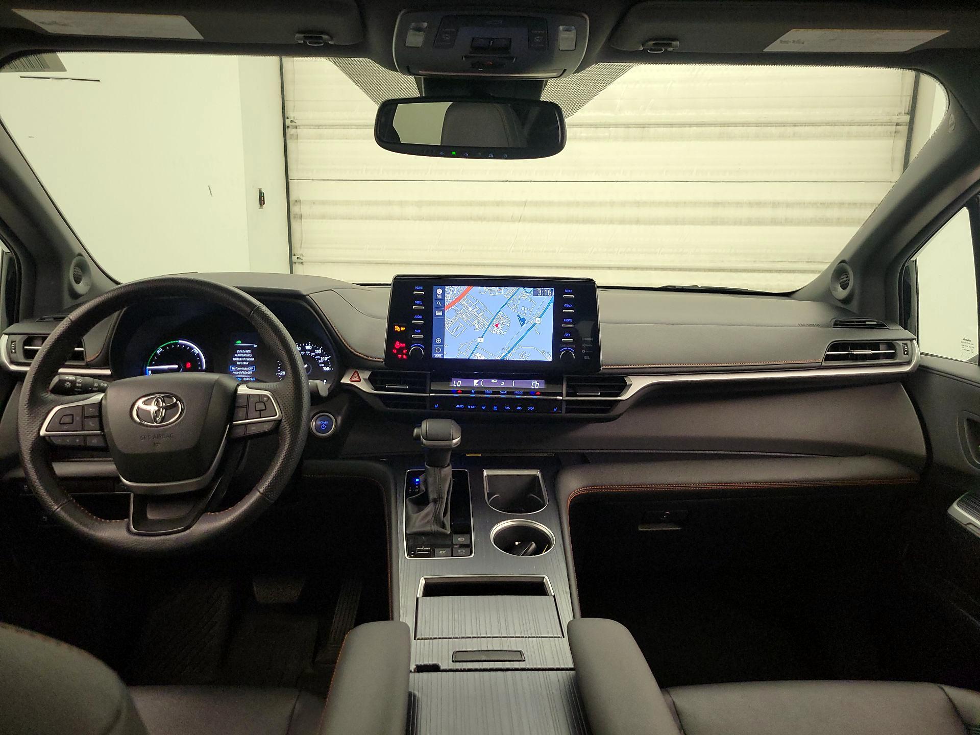 Thumbnail: 2024 Toyota Sienna - 9