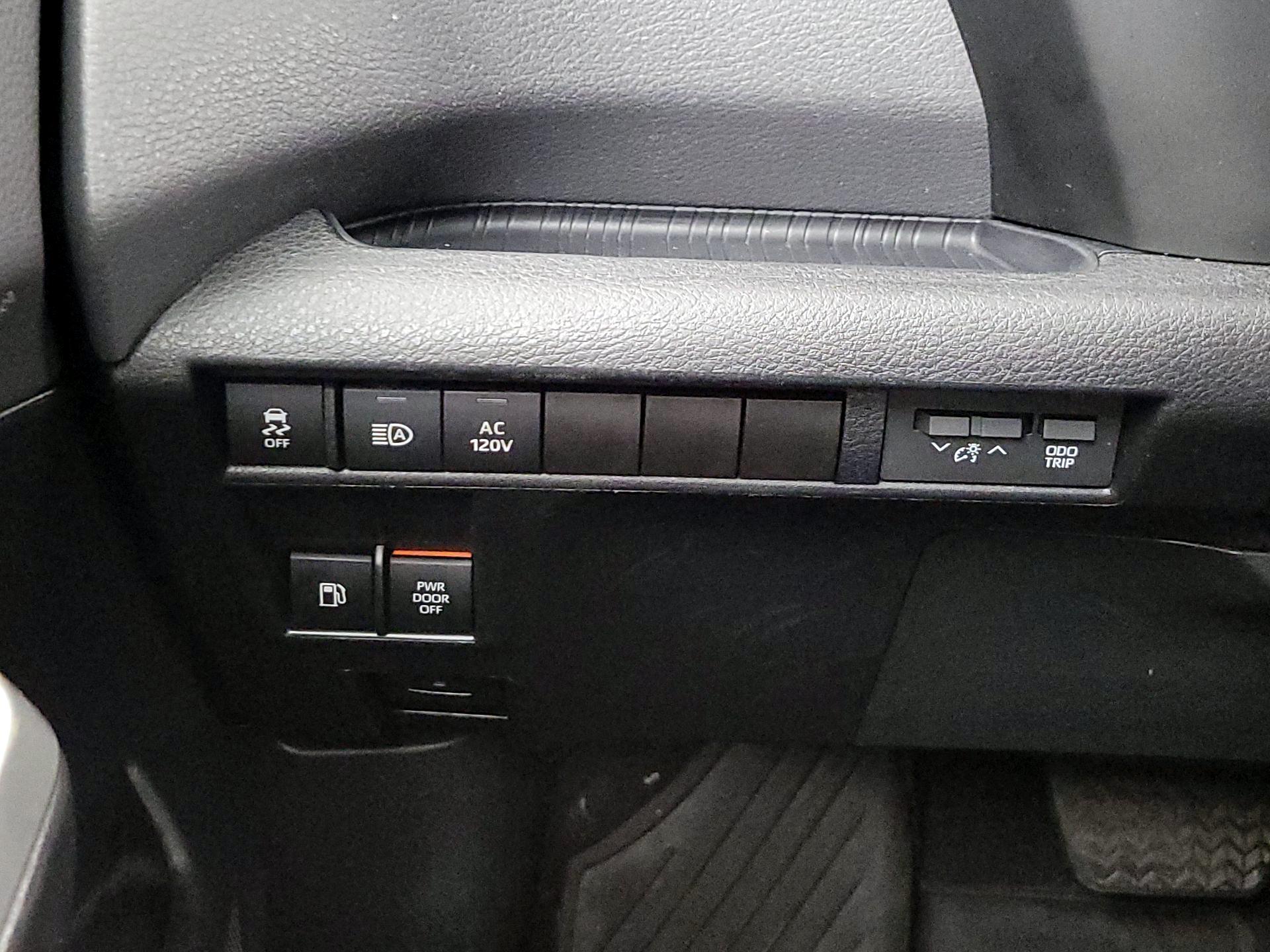 Thumbnail: 2024 Toyota Sienna - 13