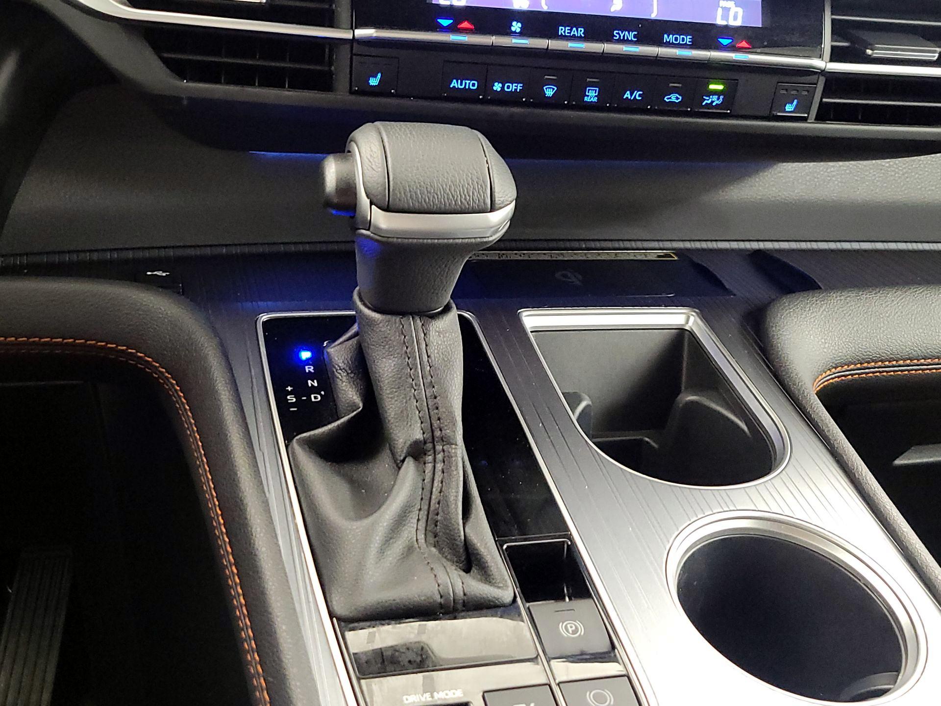 Thumbnail: 2024 Toyota Sienna - 18