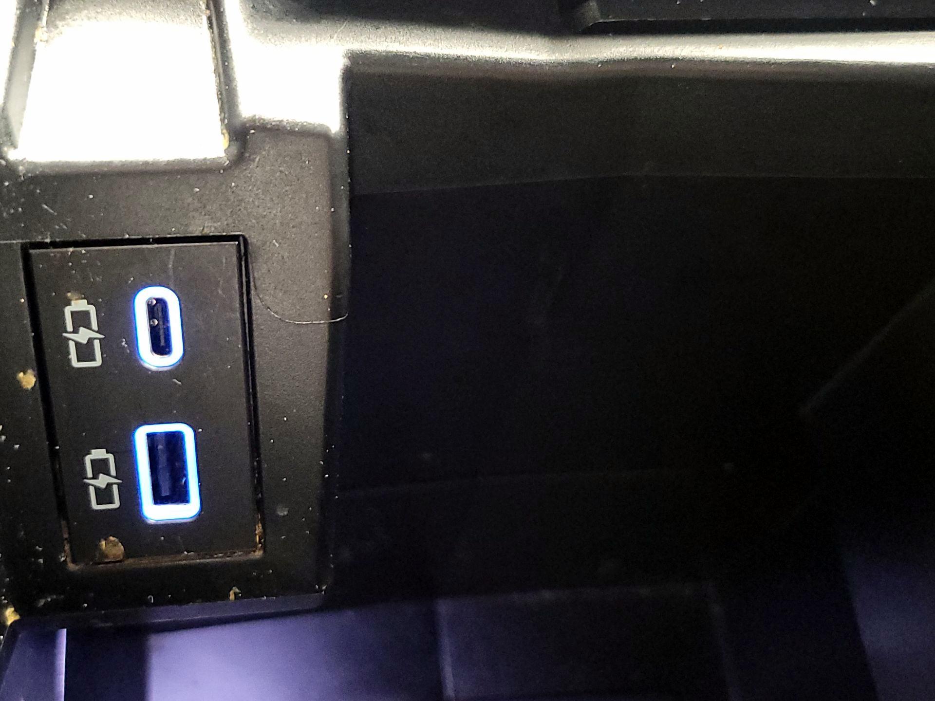 Thumbnail: 2024 Toyota Sienna - 19