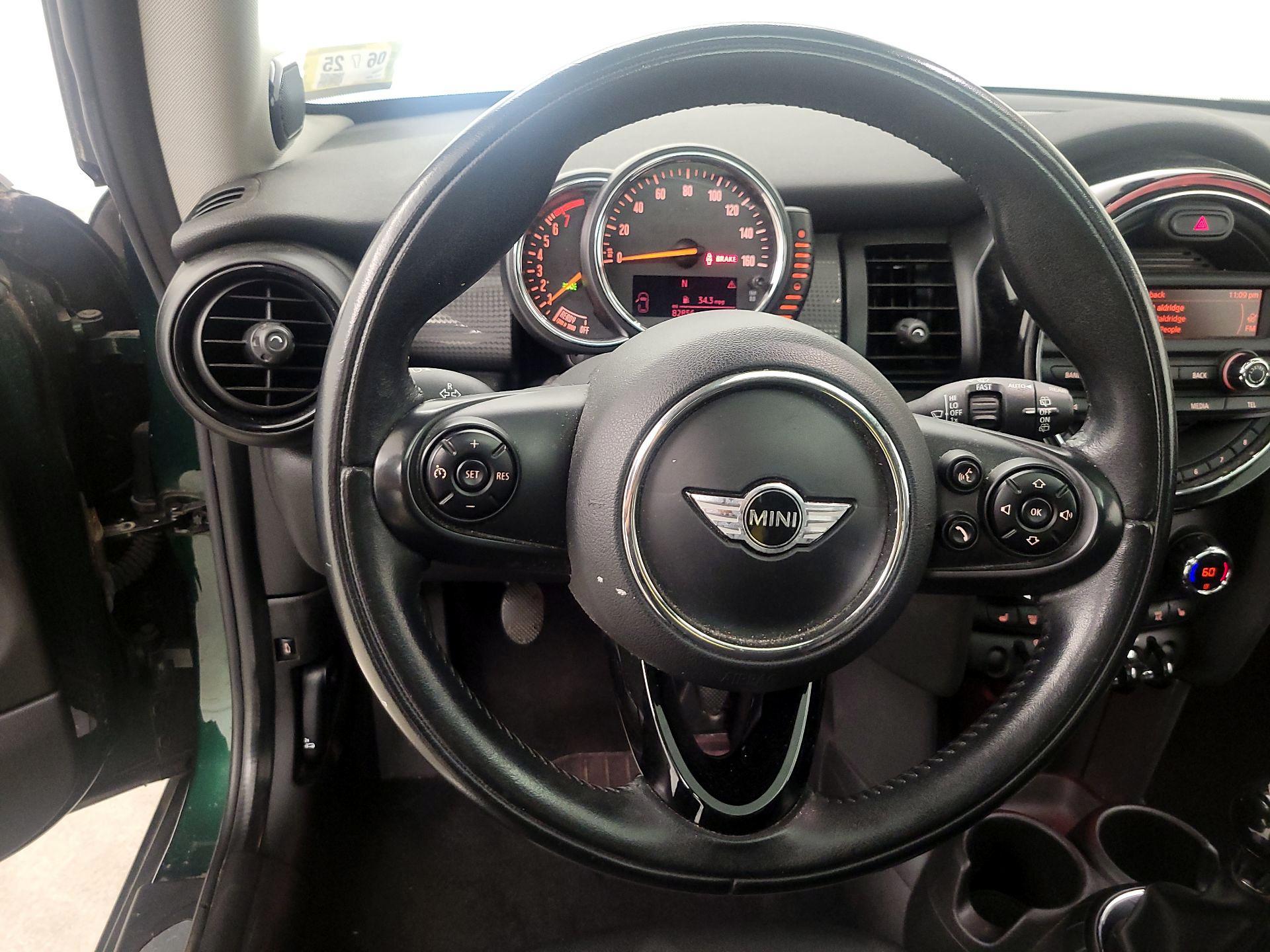 Thumbnail: 2015 MINI Cooper Hardtop - 10