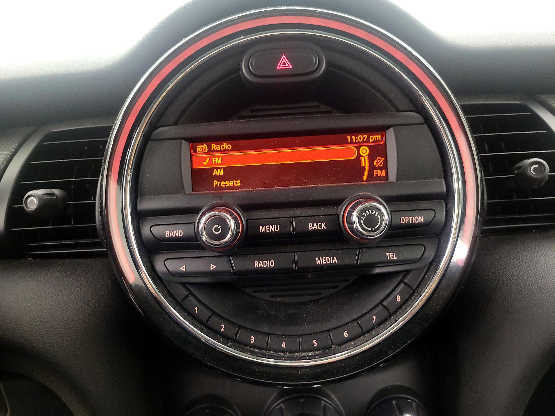 Thumbnail: 2015 MINI Cooper Hardtop - 14