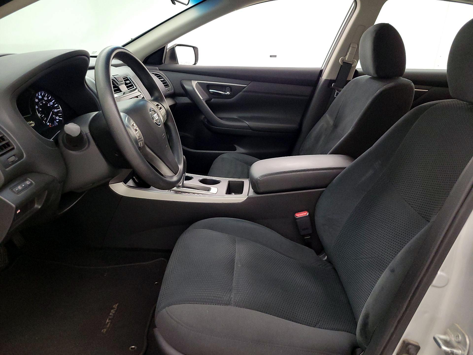 Thumbnail: 2015 Nissan Altima - 11