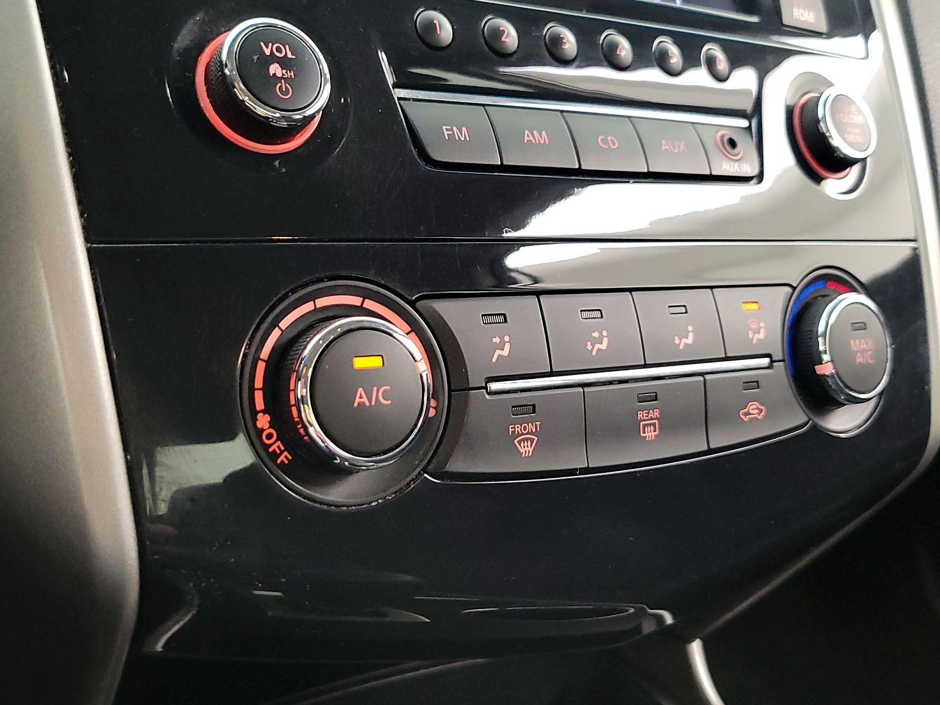 Thumbnail: 2015 Nissan Altima - 15