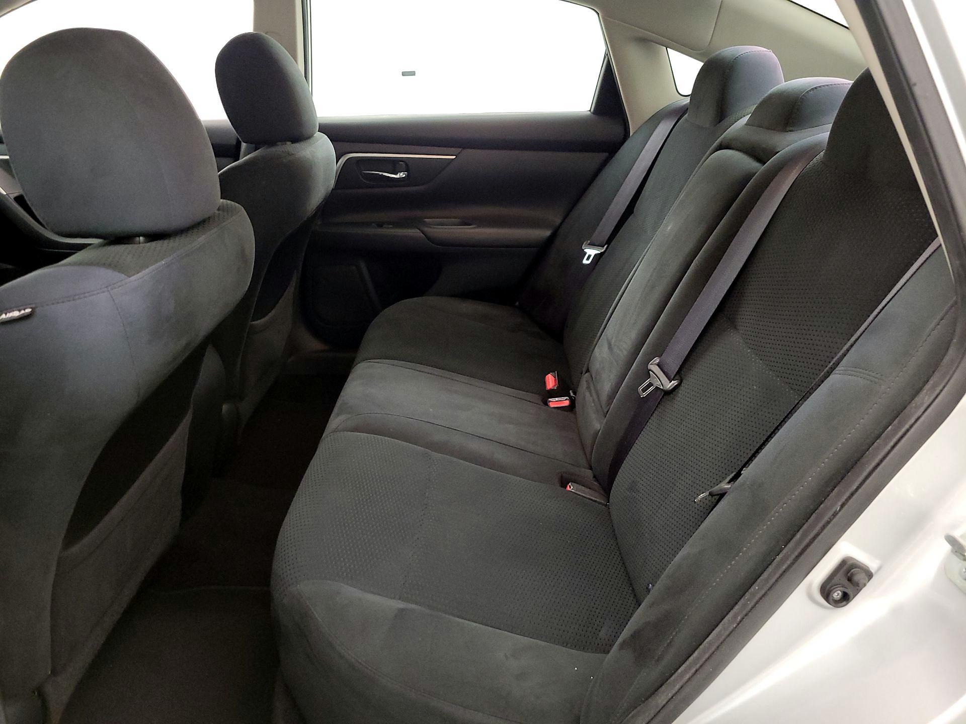 Thumbnail: 2015 Nissan Altima - 18
