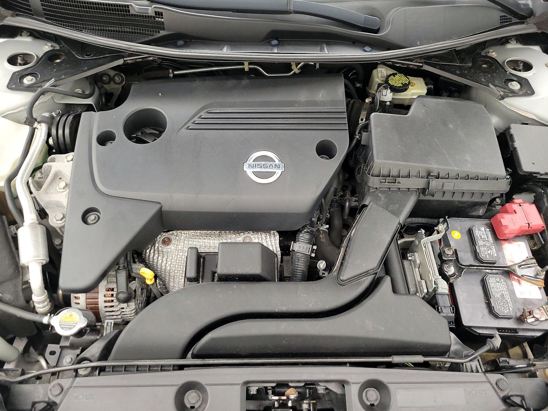 Thumbnail: 2015 Nissan Altima - 20