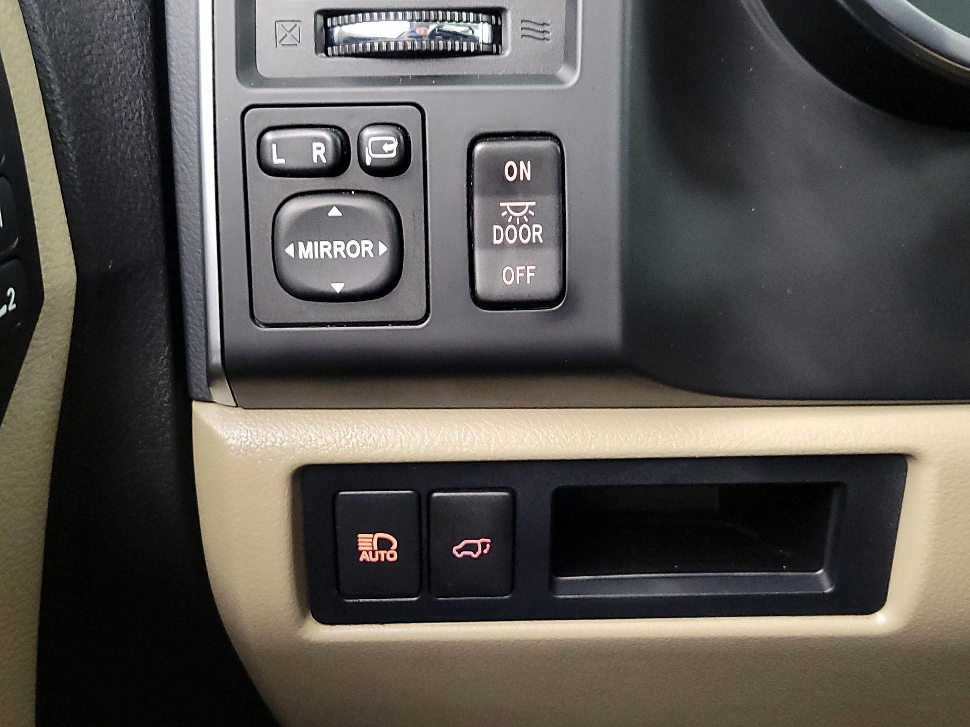 Thumbnail: 2018 Toyota Sequoia - 13