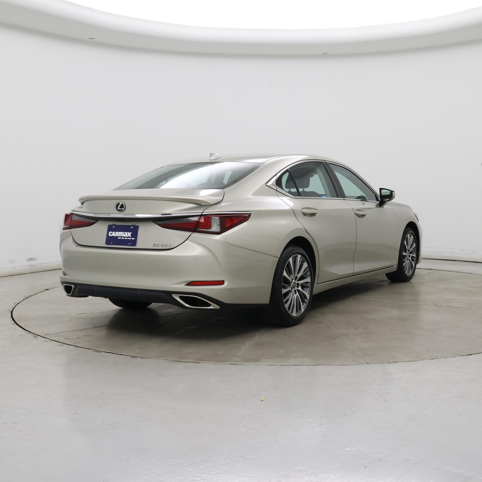 Thumbnail: 2020 Lexus ES - 8