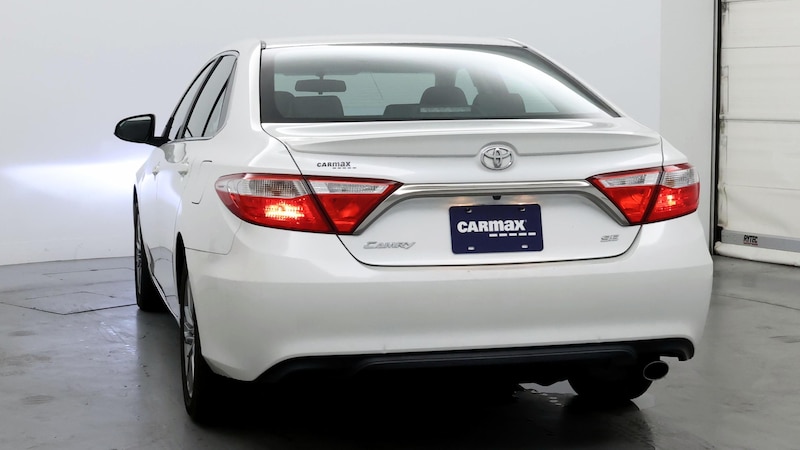 2017 Toyota Camry SE 6