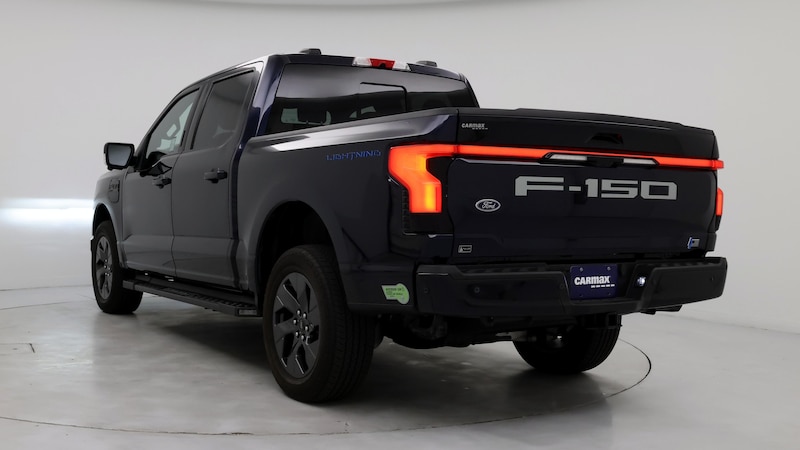 2022 Ford F-150 Lightning Lariat 2