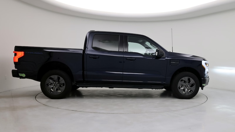 2022 Ford F-150 Lightning Lariat 7