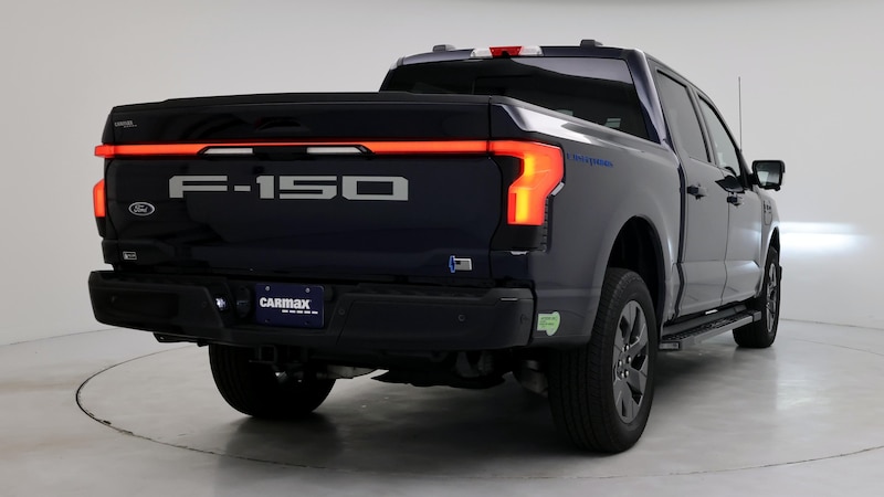 2022 Ford F-150 Lightning Lariat 8