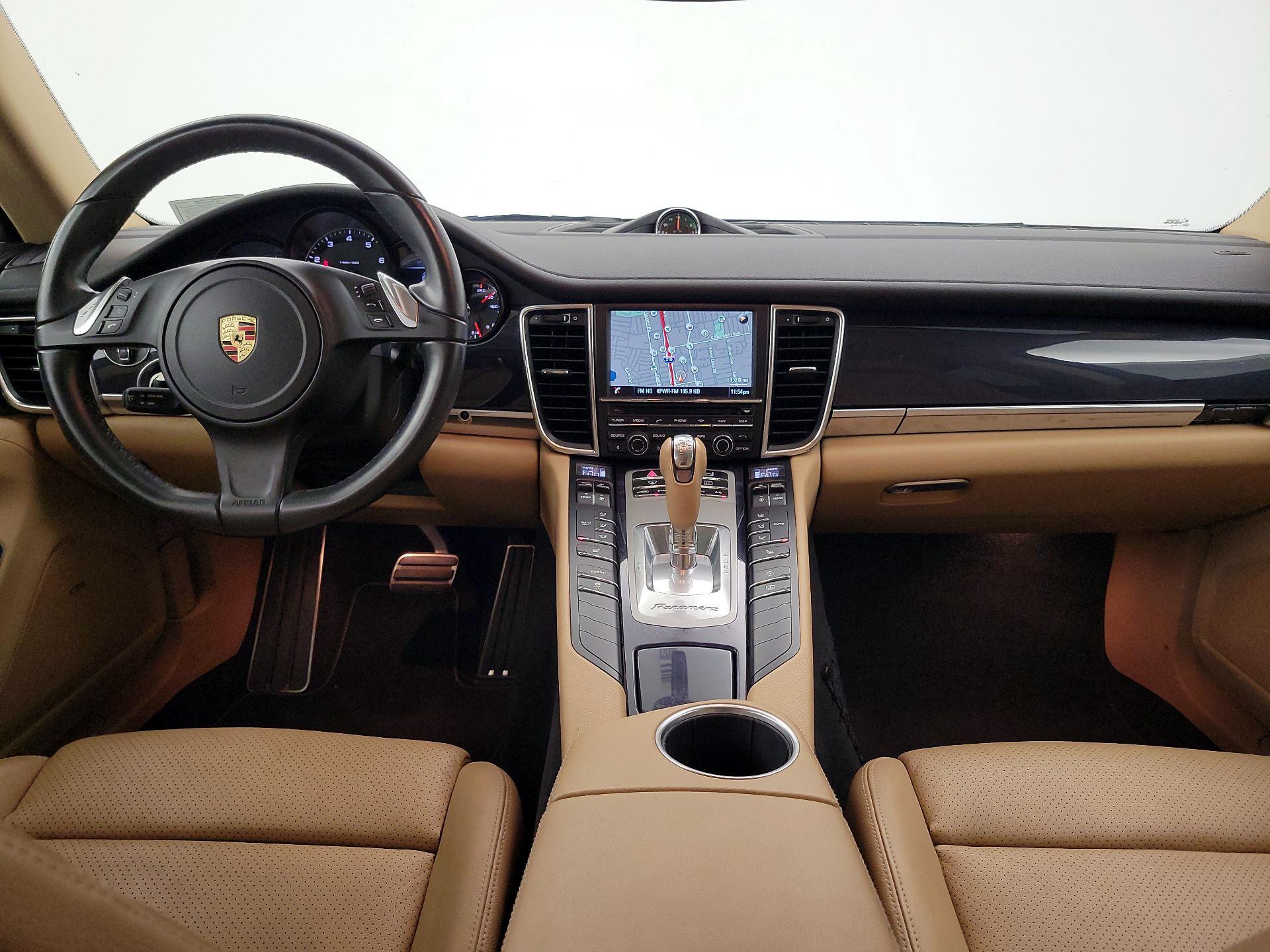 Thumbnail: 2016 Porsche Panamera - 9