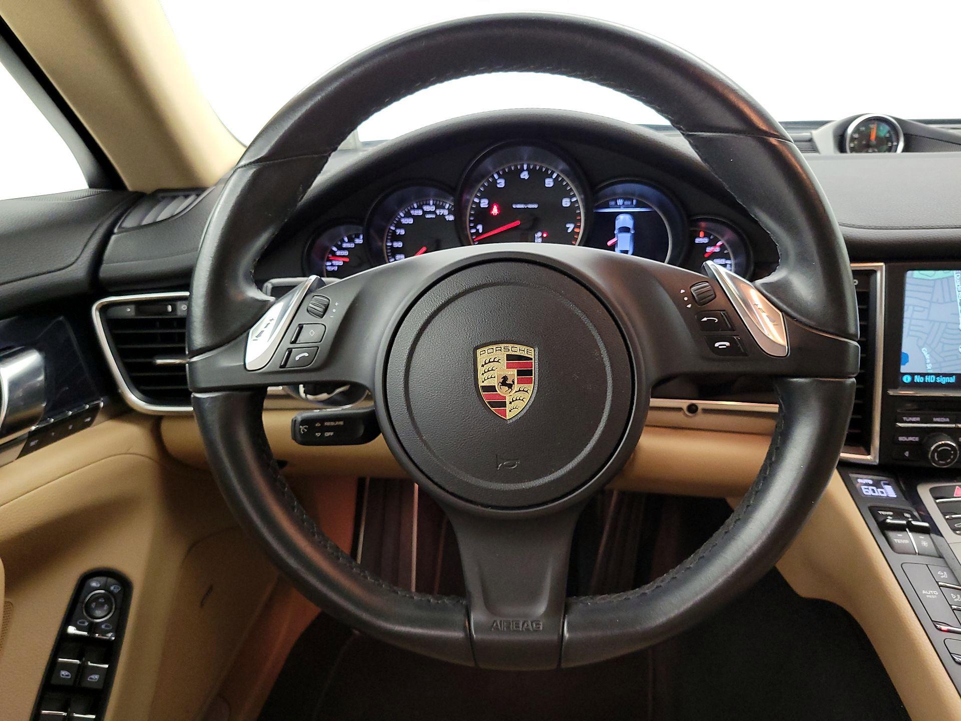 Thumbnail: 2016 Porsche Panamera - 10