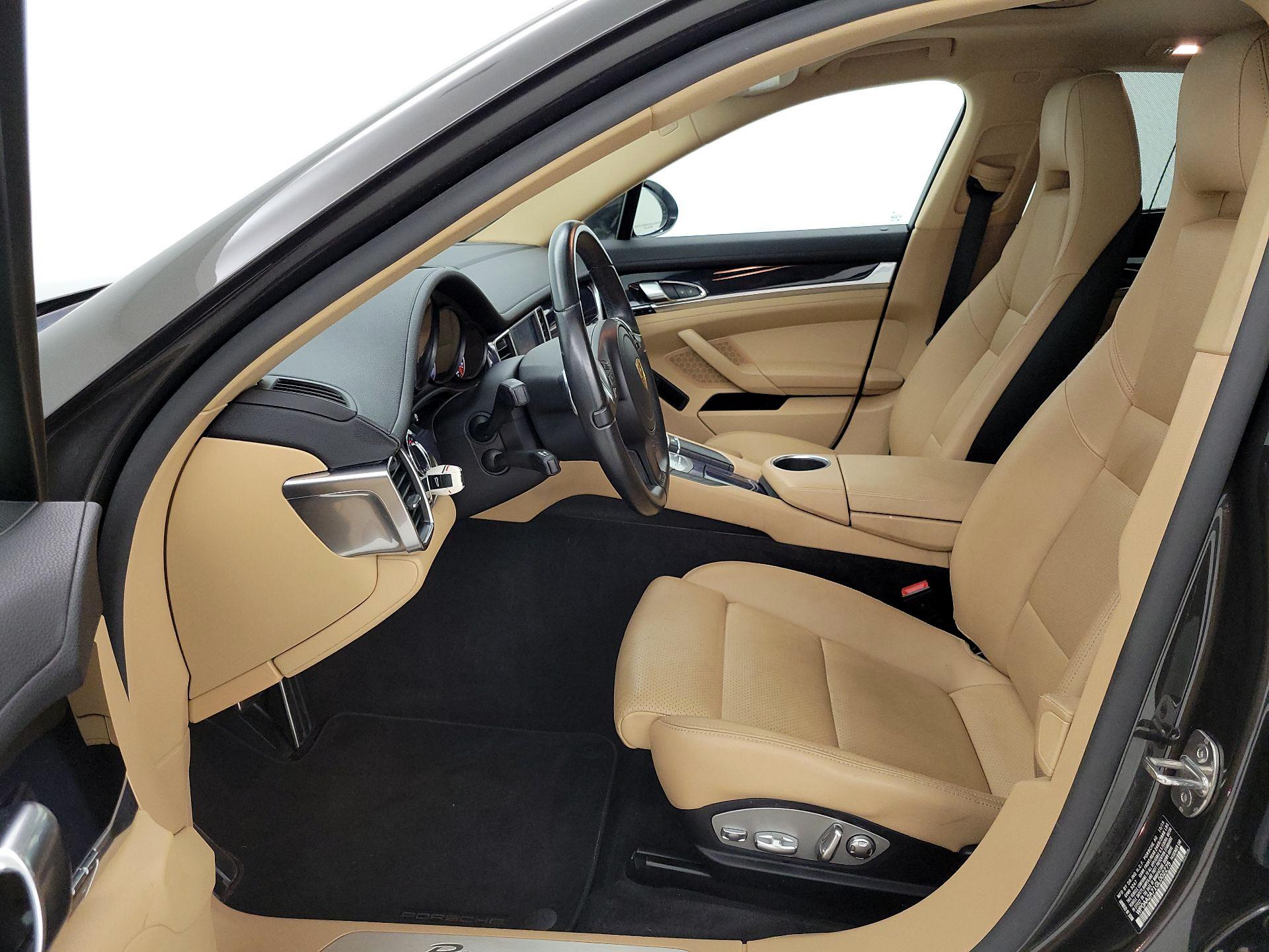 Thumbnail: 2016 Porsche Panamera - 11