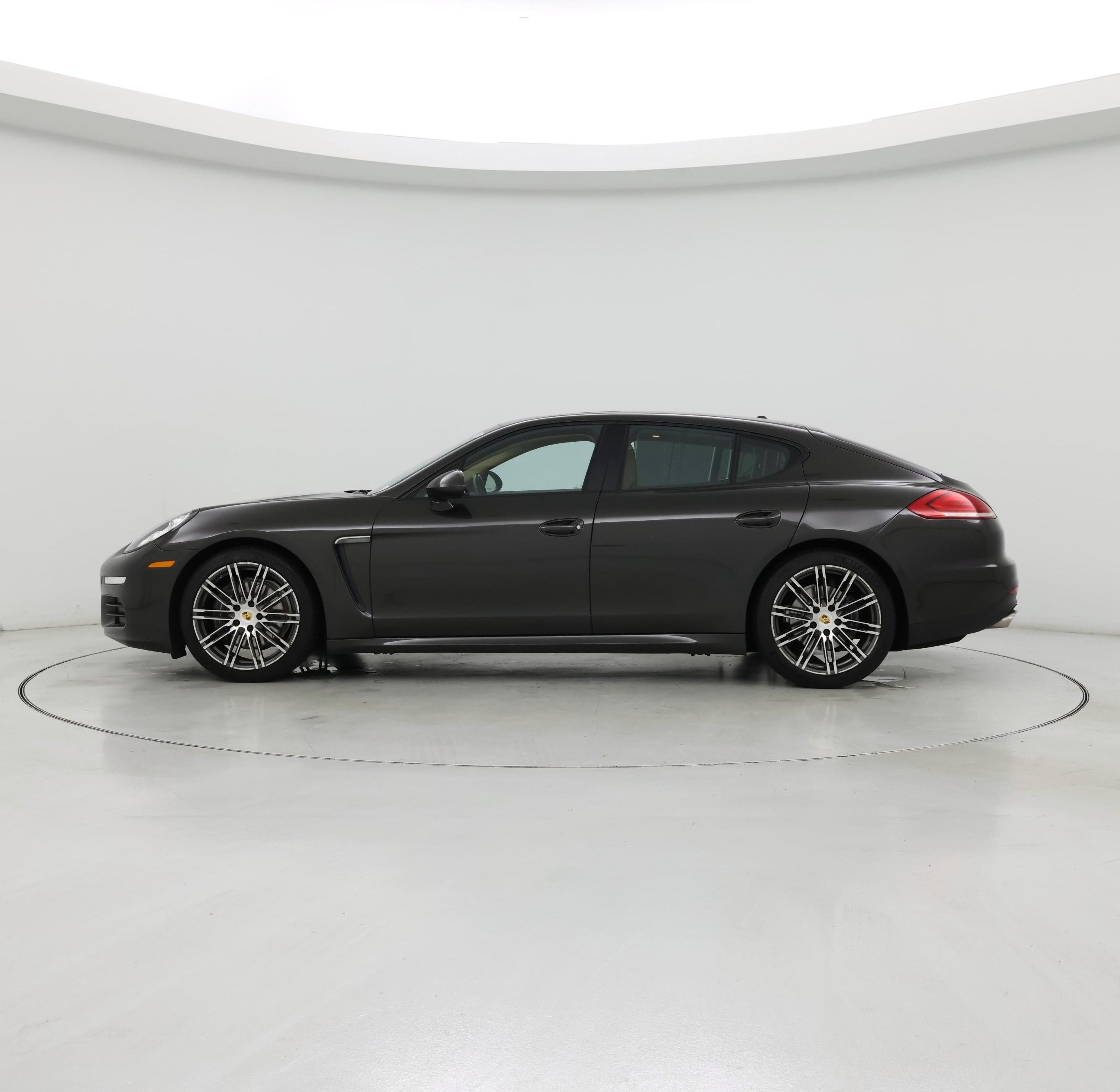 Thumbnail: 2016 Porsche Panamera - 3