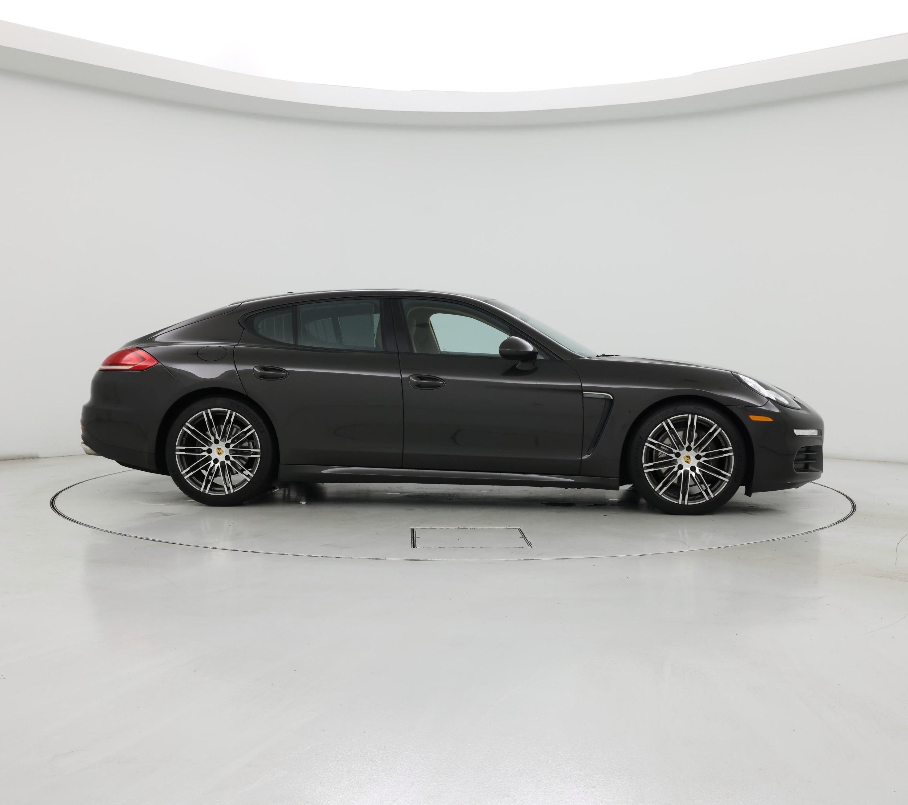 Thumbnail: 2016 Porsche Panamera - 7