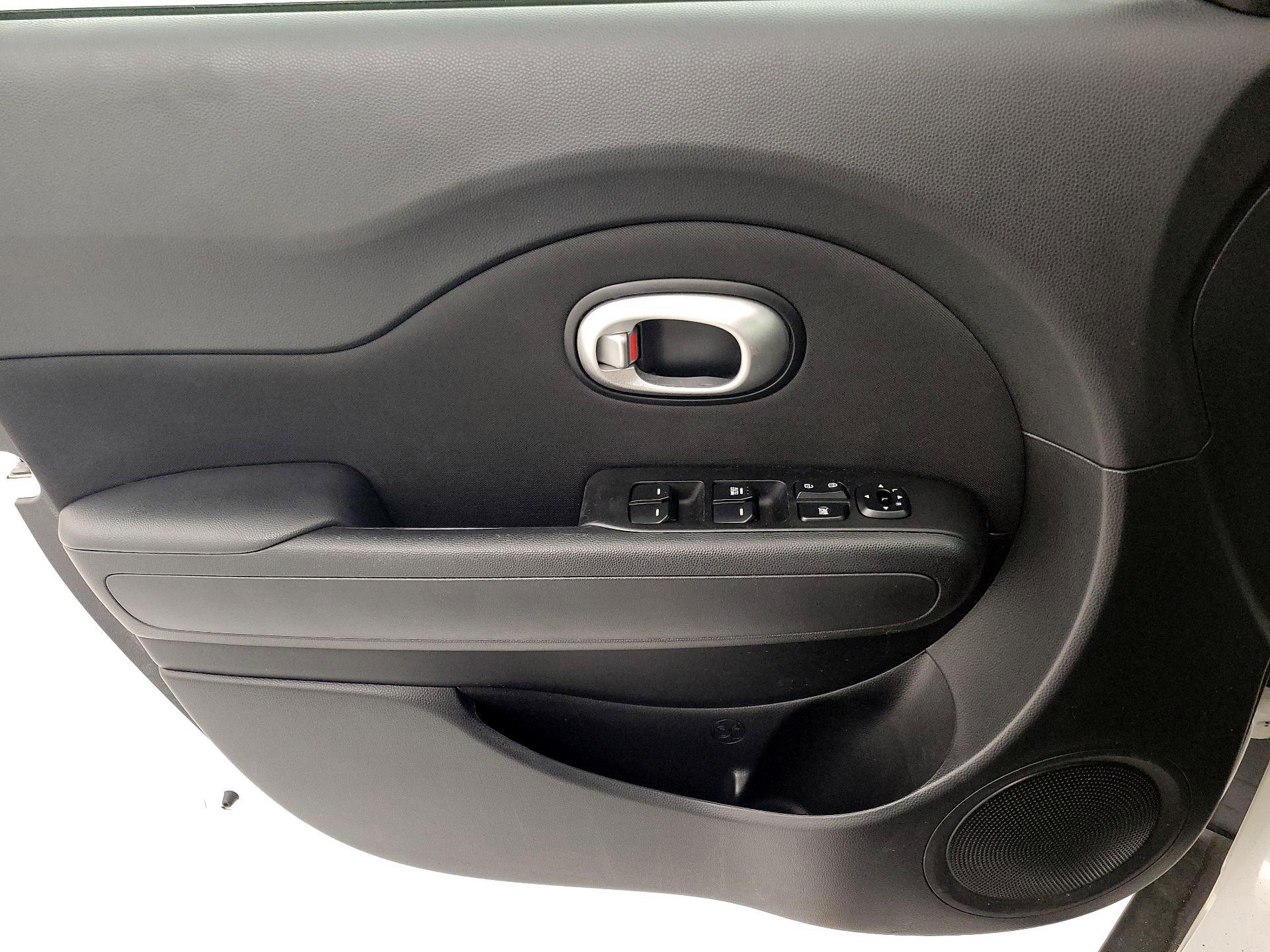 Thumbnail: 2016 Kia Soul - 12