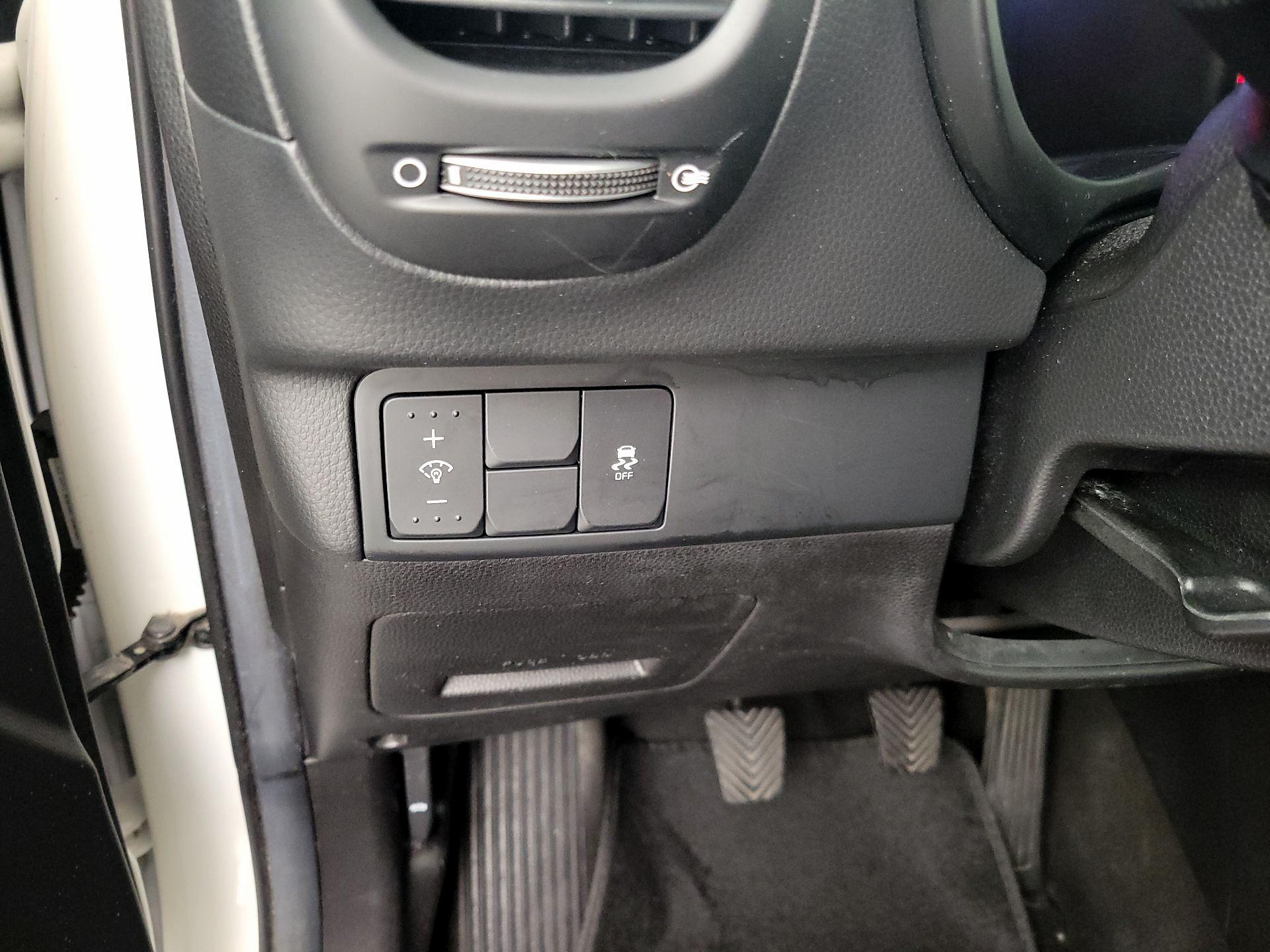 Thumbnail: 2016 Kia Soul - 13
