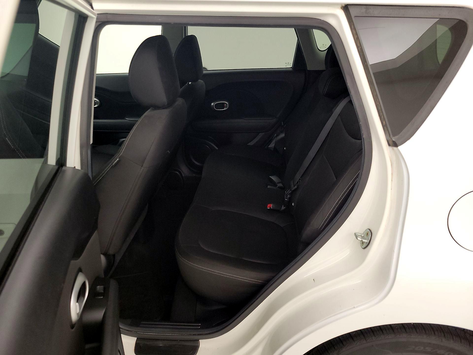 Thumbnail: 2016 Kia Soul - 18